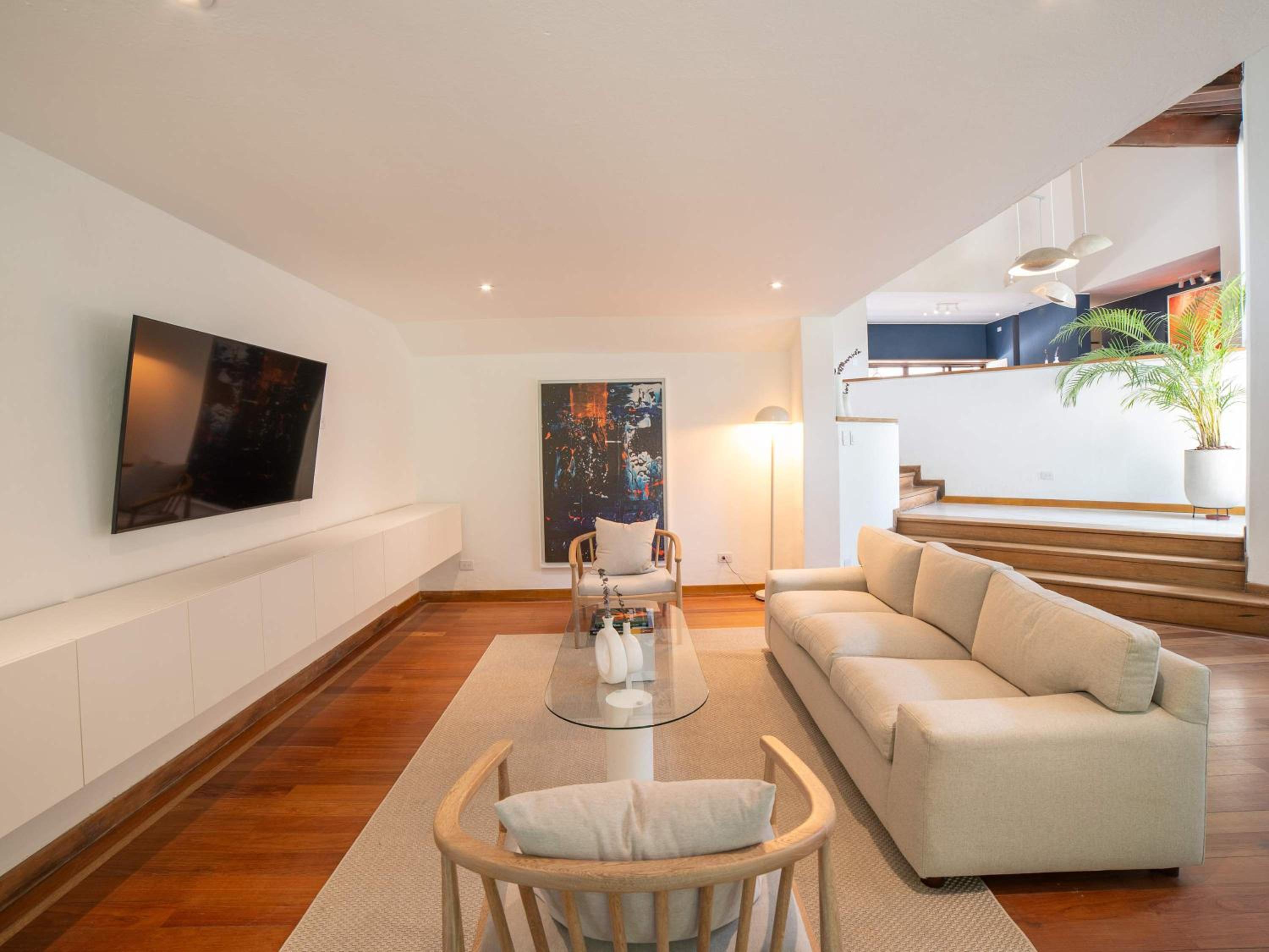 Incredible 5BR House with Jacuzzi in El Poblado