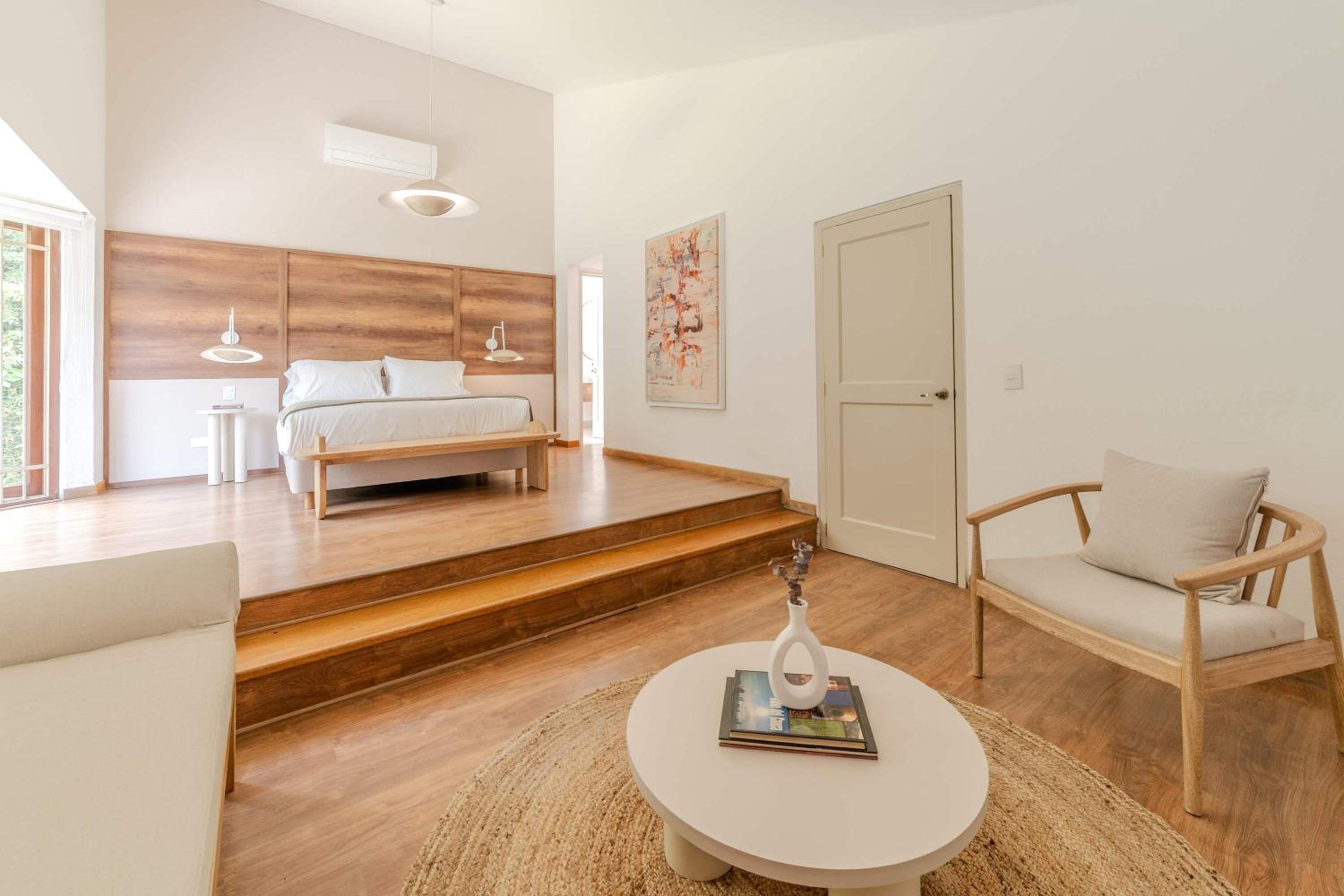 Incredible 5BR House with Jacuzzi in El Poblado