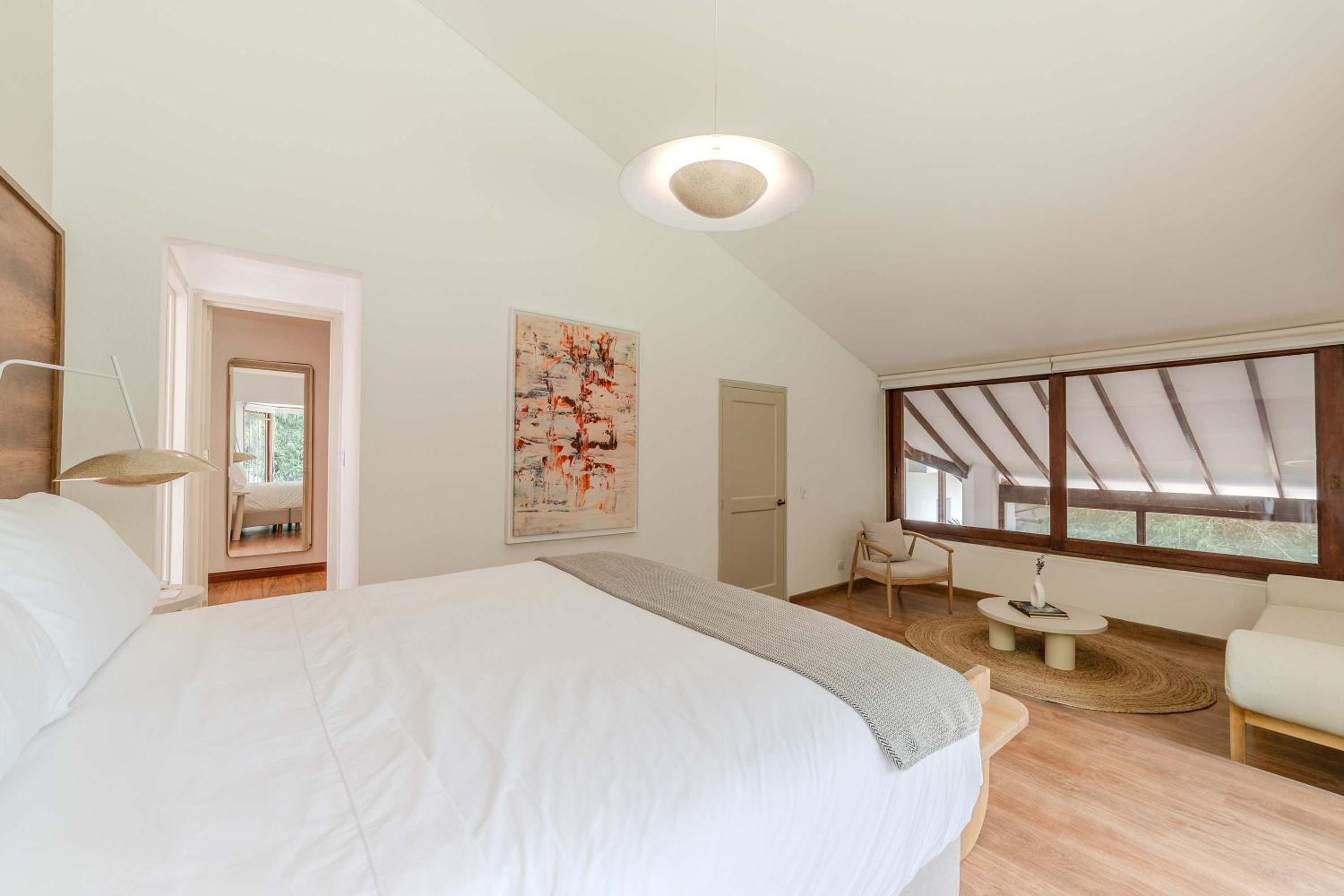 Incredible 5BR House with Jacuzzi in El Poblado