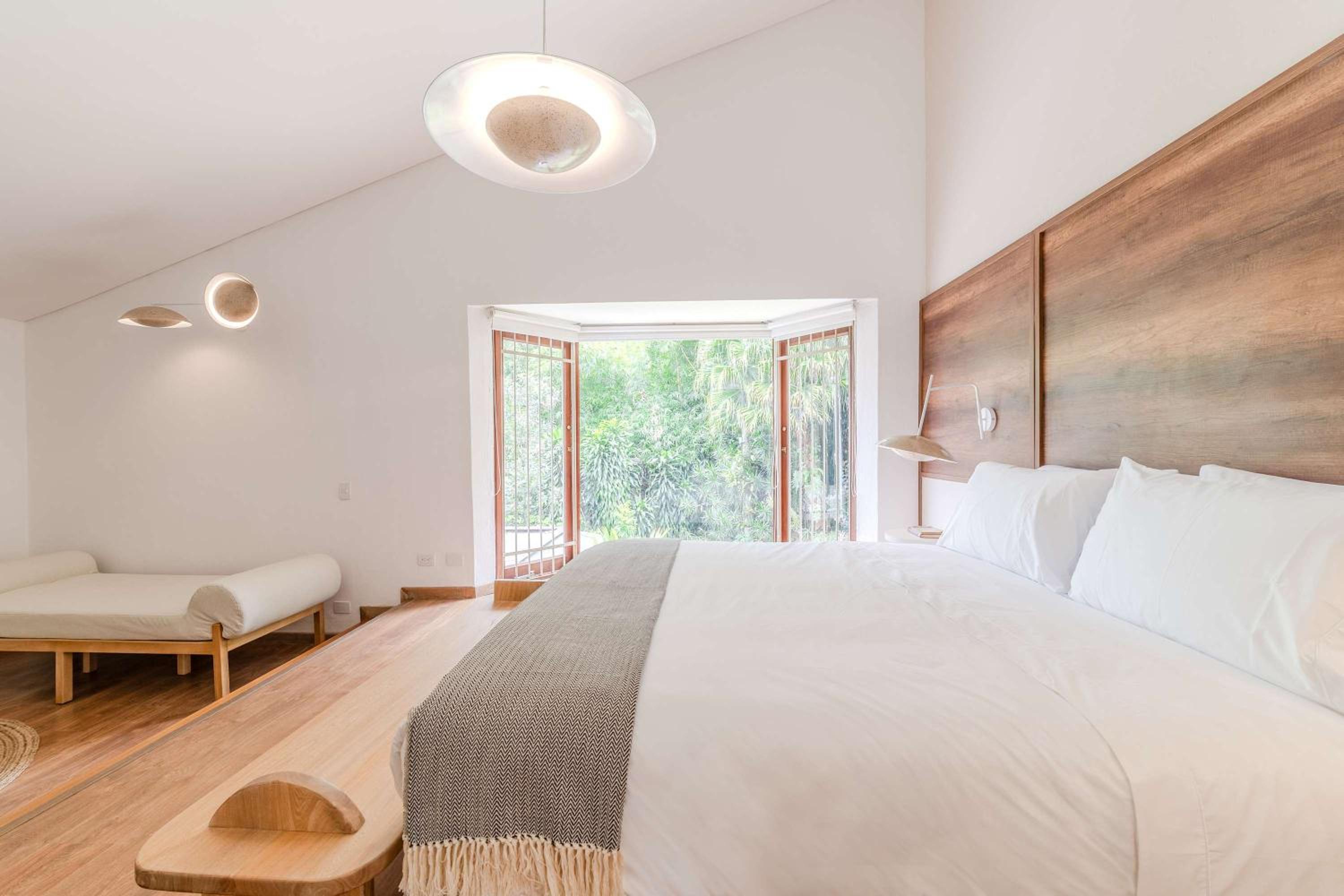 Incredible 5BR House with Jacuzzi in El Poblado