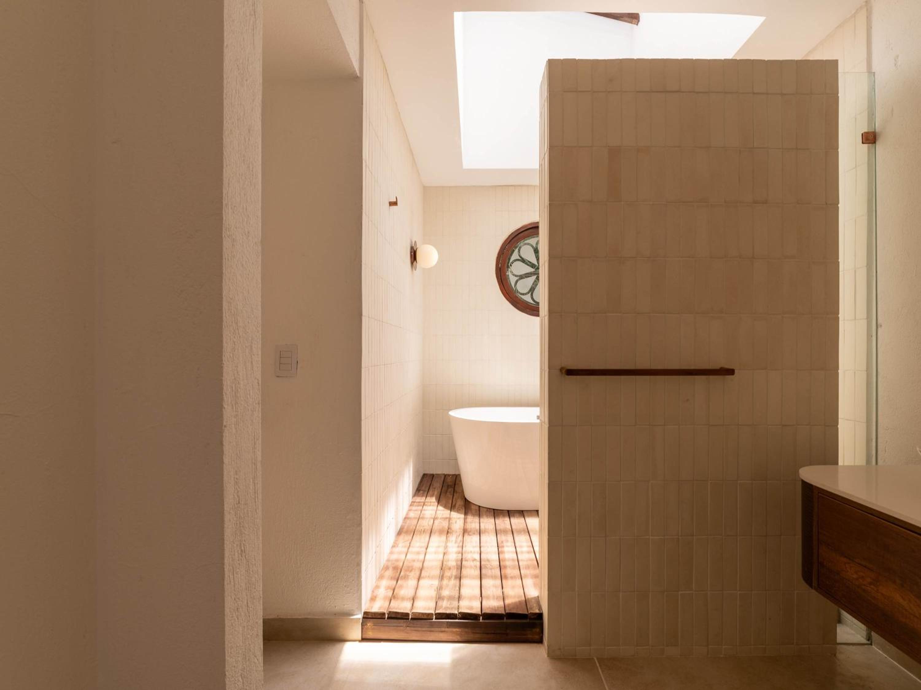 Incredible 5BR House with Jacuzzi in El Poblado