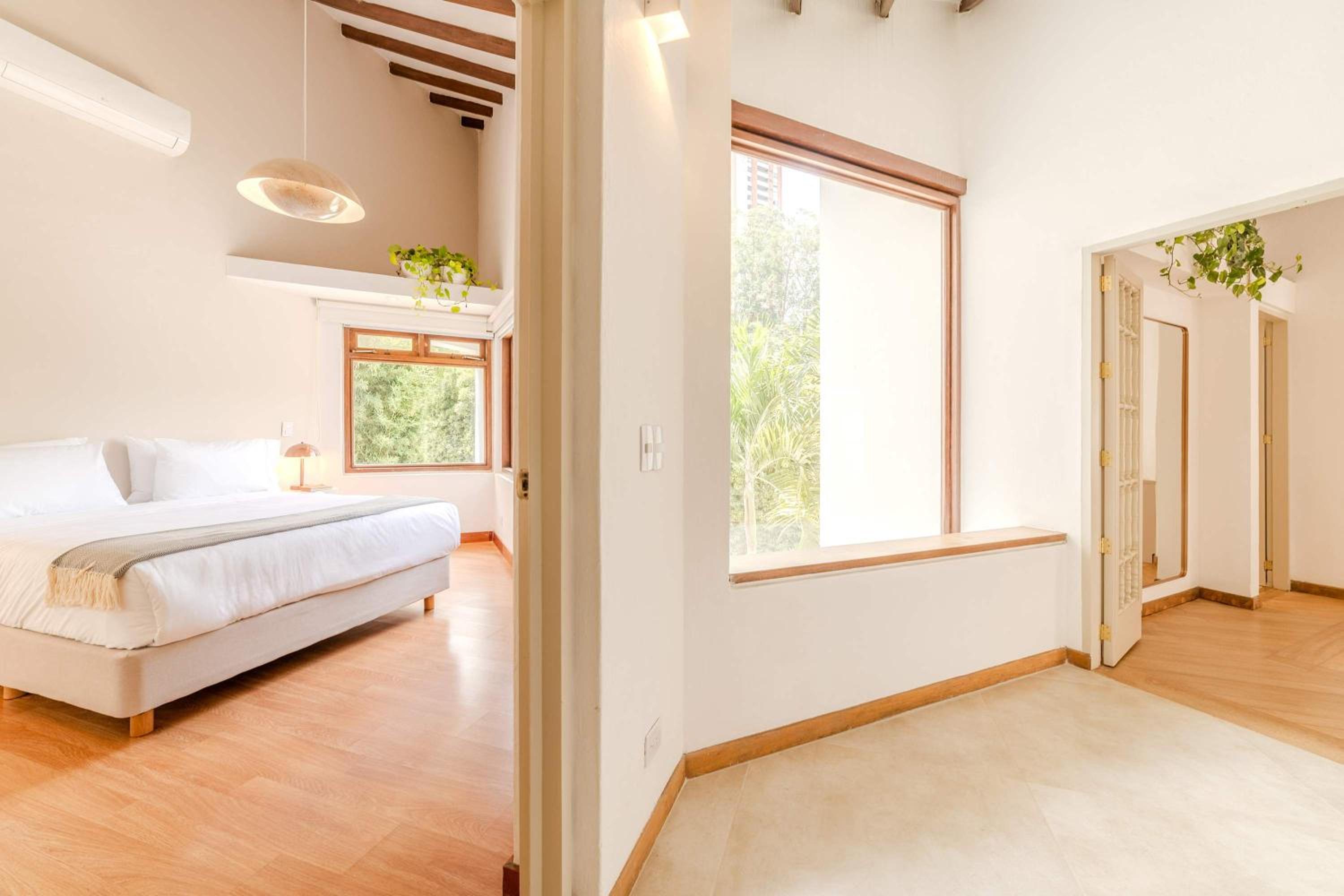 Incredible 5BR House with Jacuzzi in El Poblado