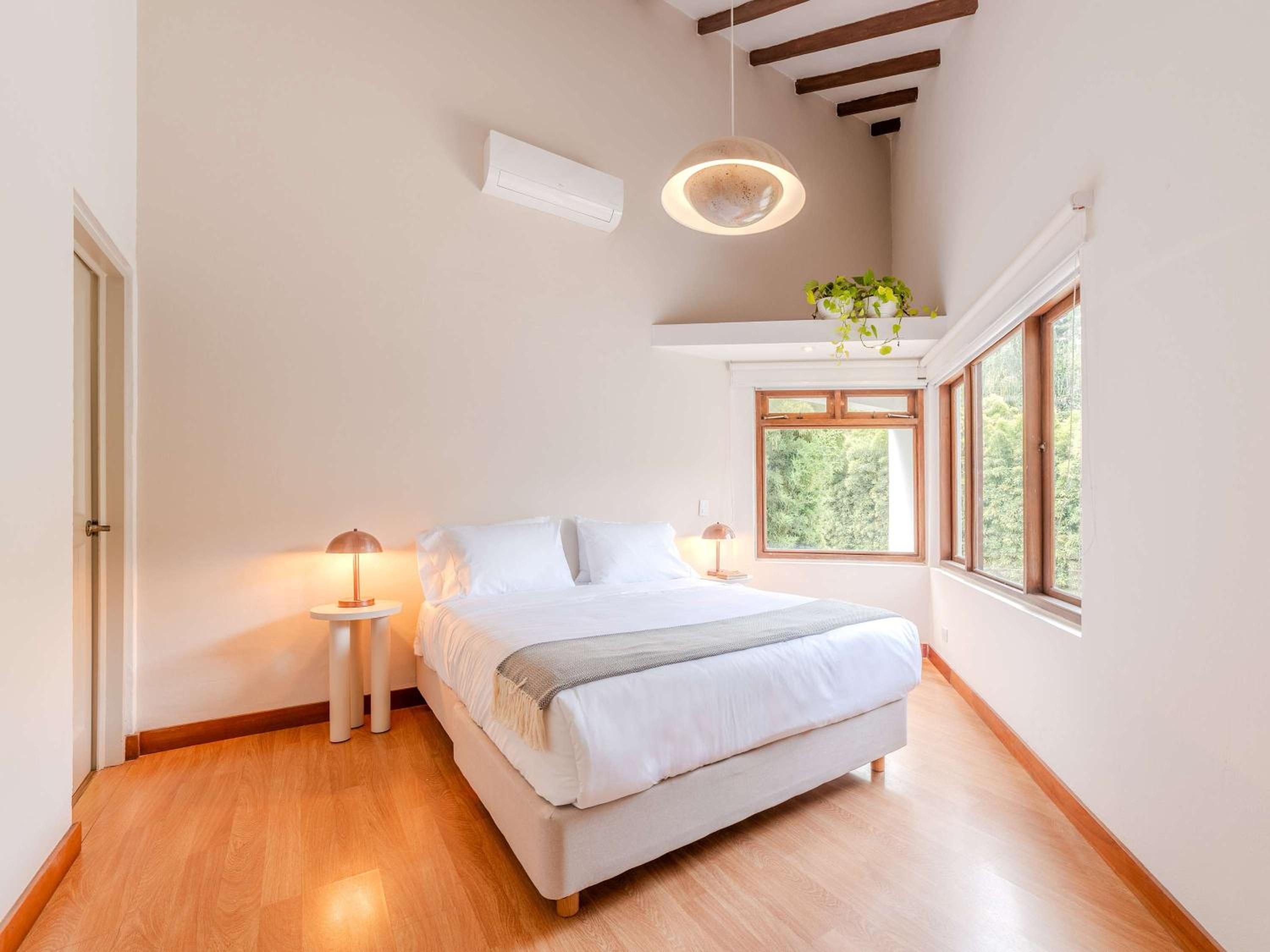 Incredible 5BR House with Jacuzzi in El Poblado