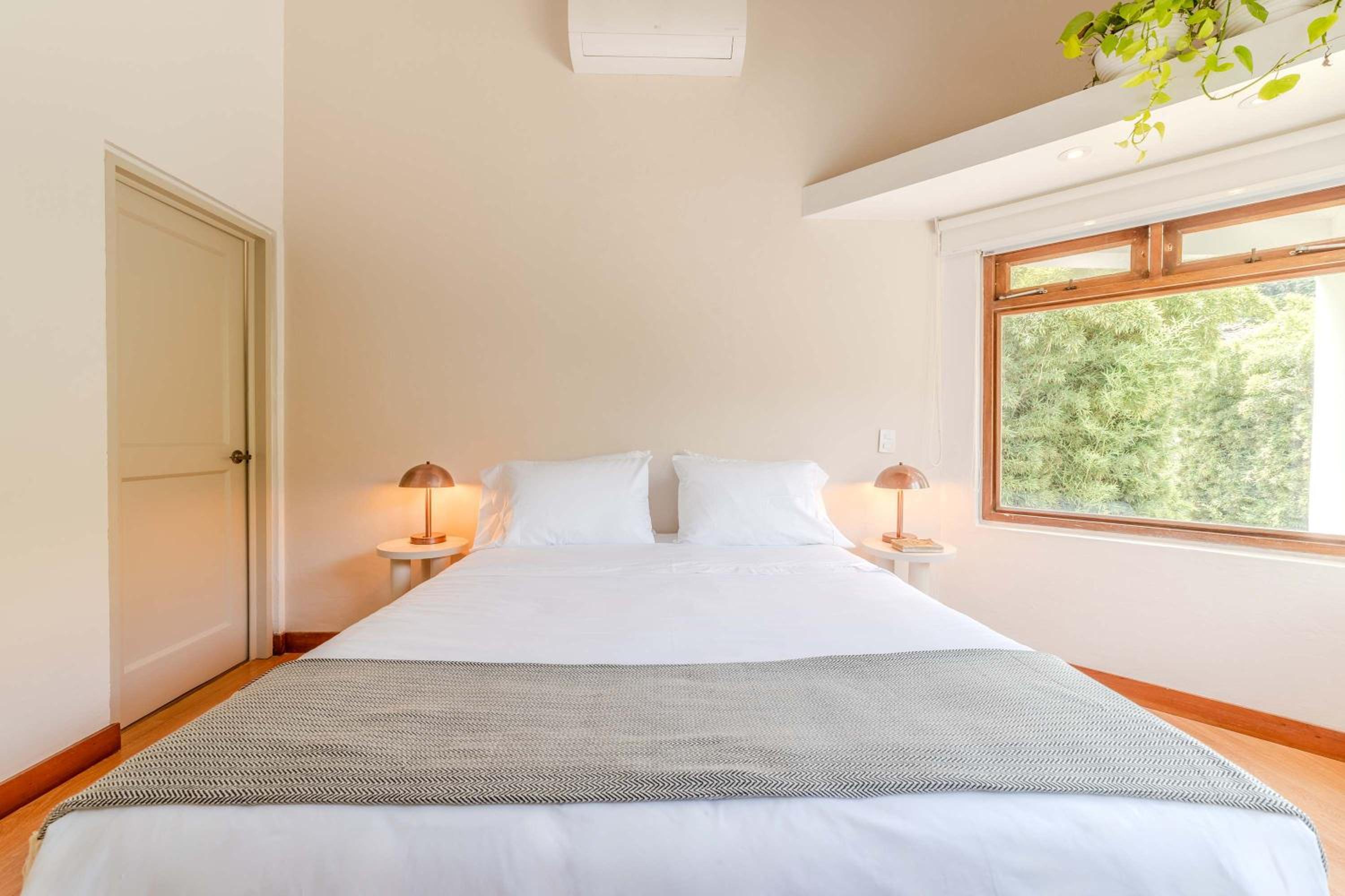 Incredible 5BR House with Jacuzzi in El Poblado
