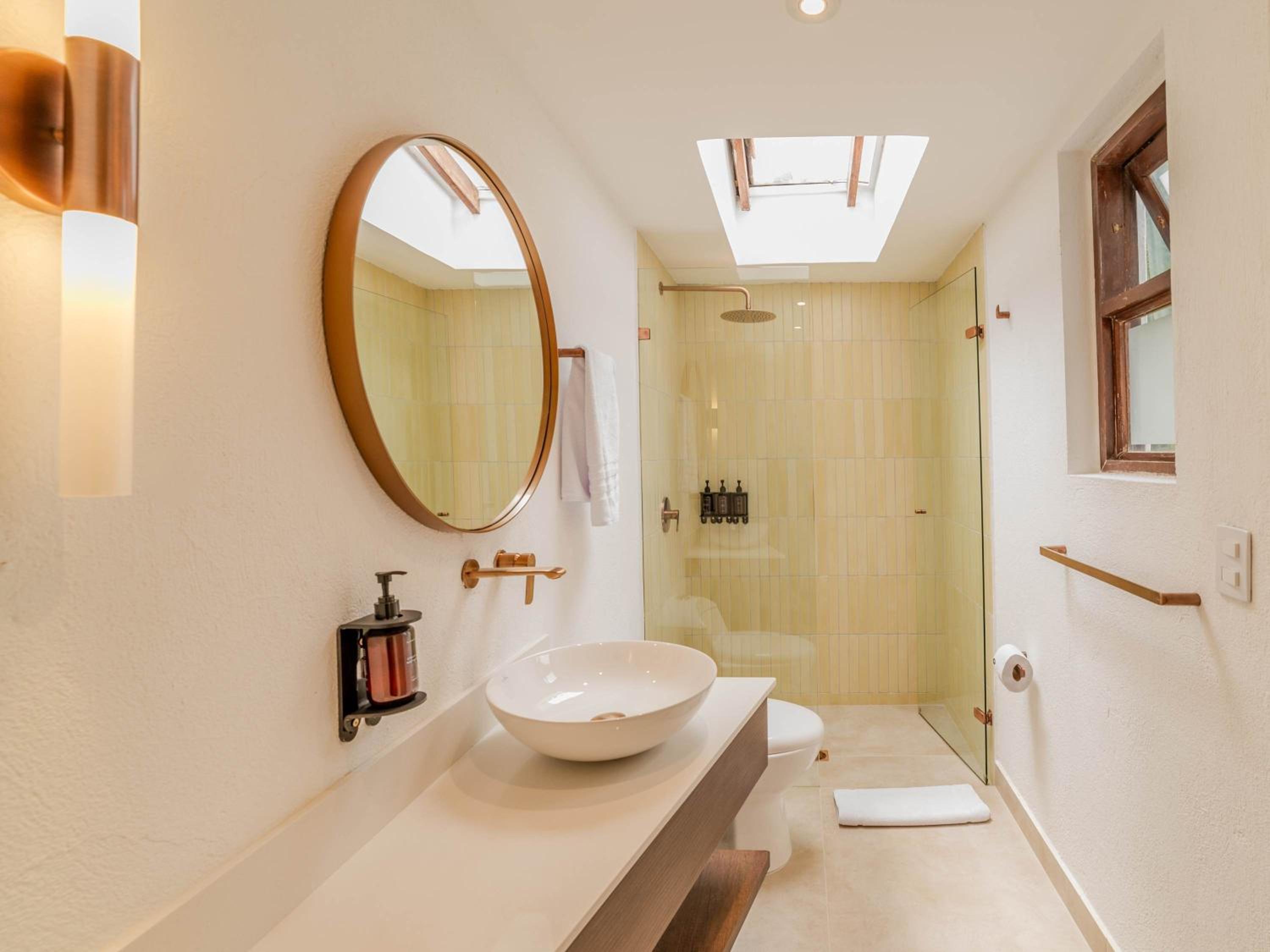 Incredible 5BR House with Jacuzzi in El Poblado