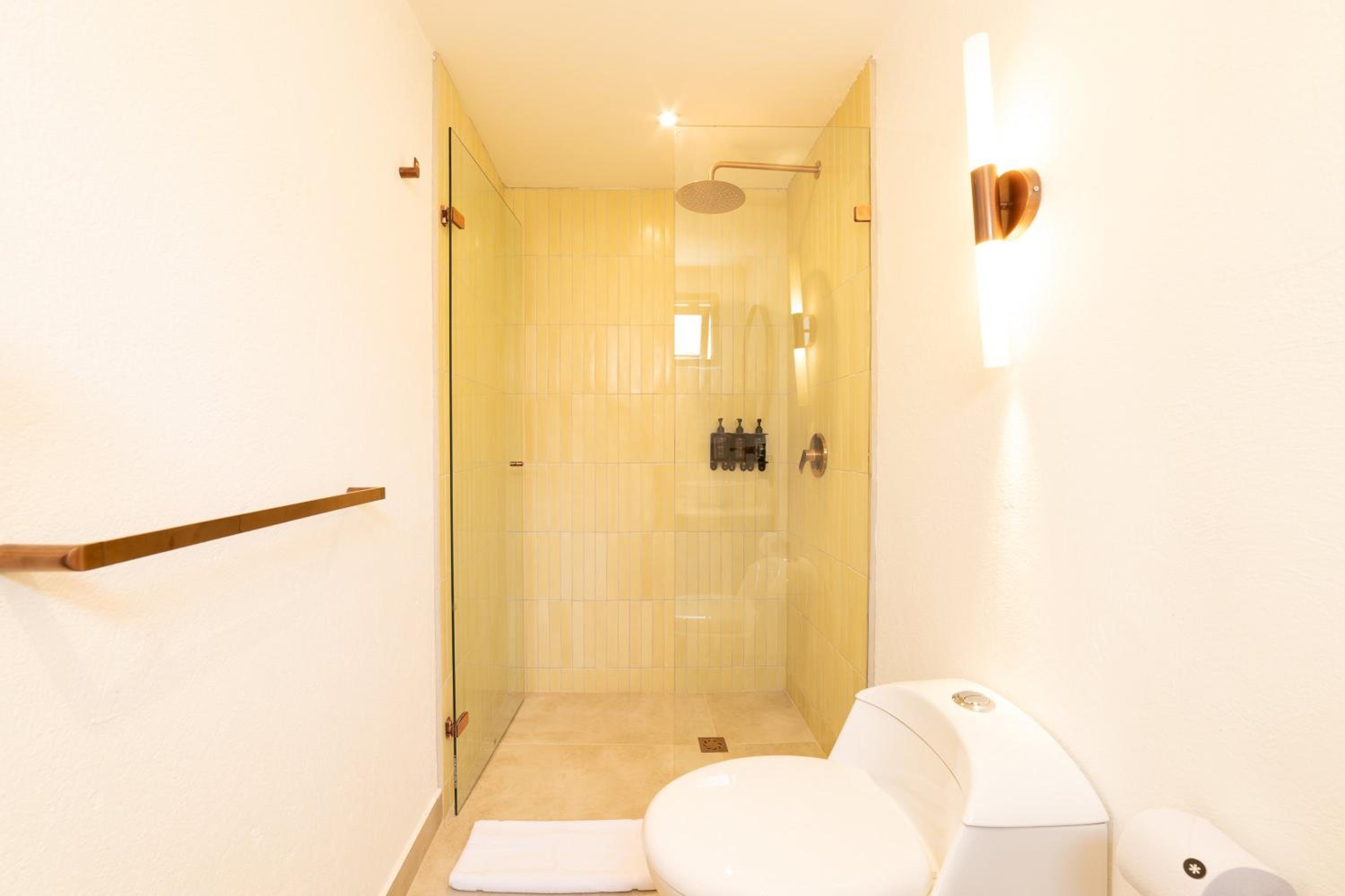 Incredible 5BR House with Jacuzzi in El Poblado
