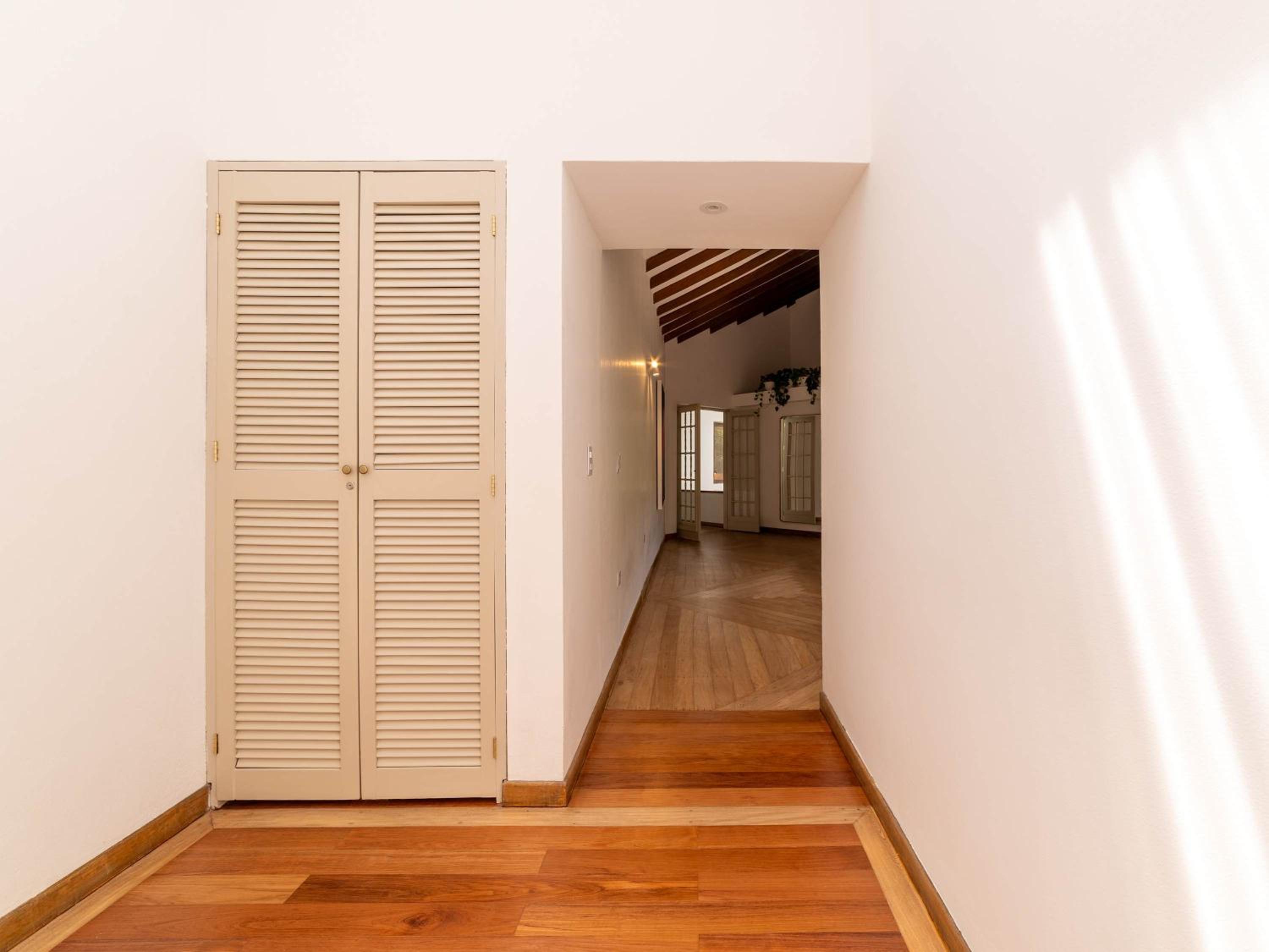 Incredible 5BR House with Jacuzzi in El Poblado