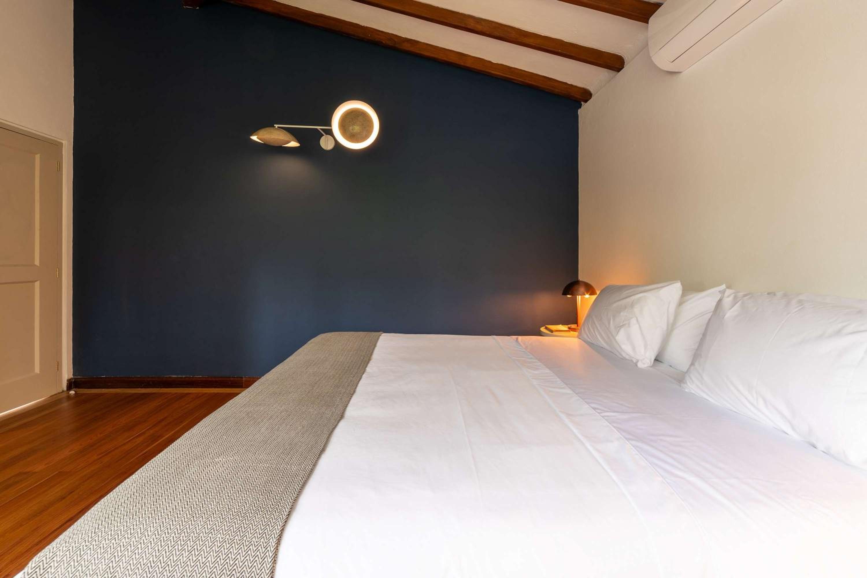 Incredible 5BR House with Jacuzzi in El Poblado