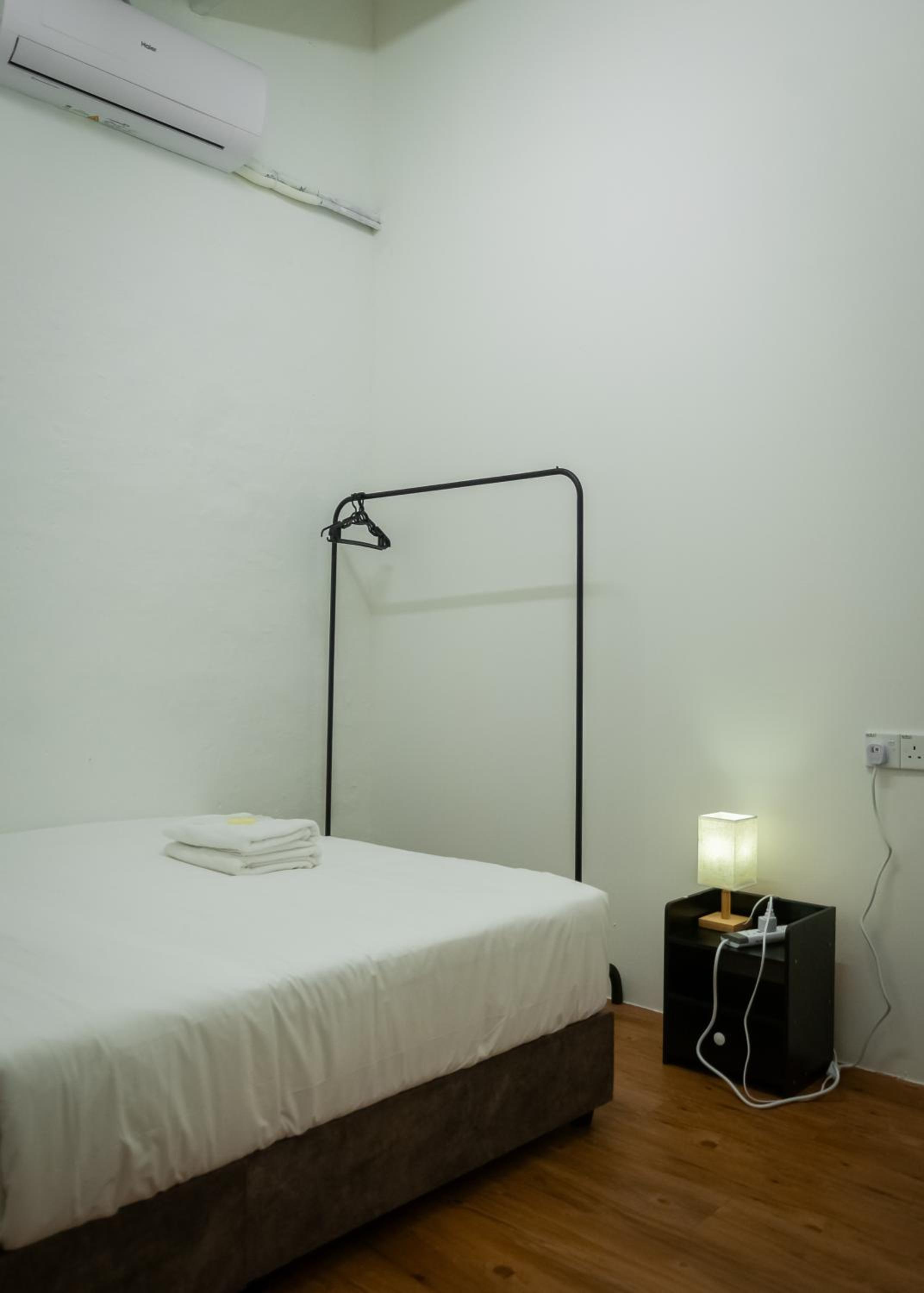 Aayu Seckchuan - 3 mins walk to Love Lane