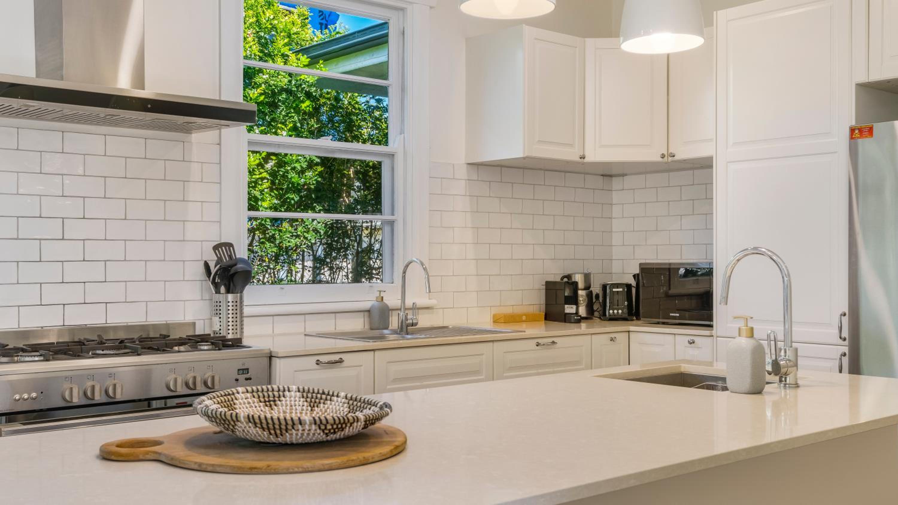 The Pines - Stylish, Brand new home