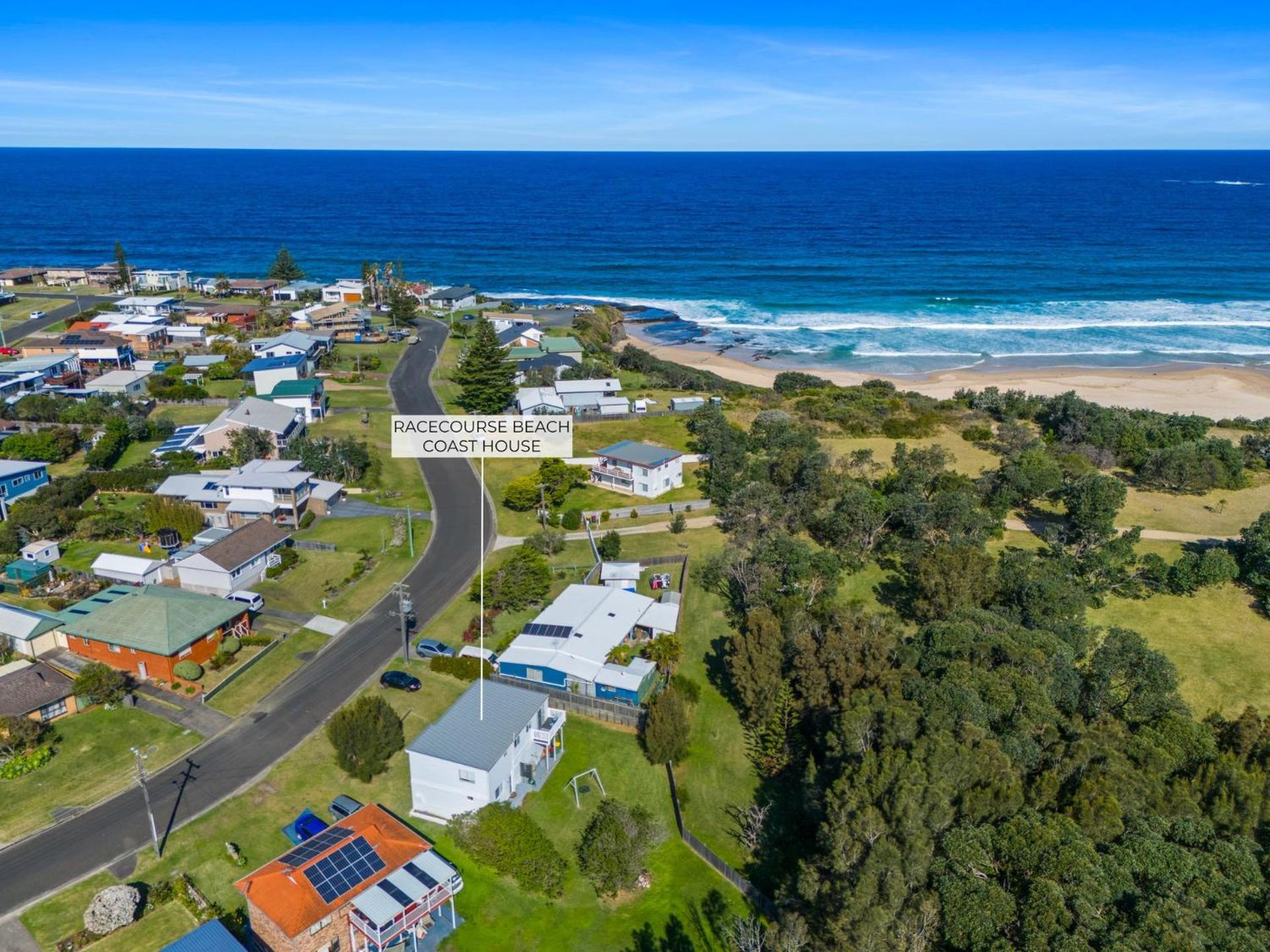 Racecourse Beach Coast Shack - renovated retreat
