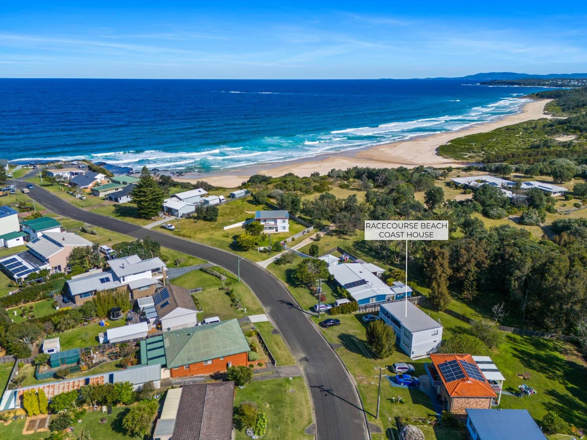 Racecourse Beach Coast Shack - renovated retreat