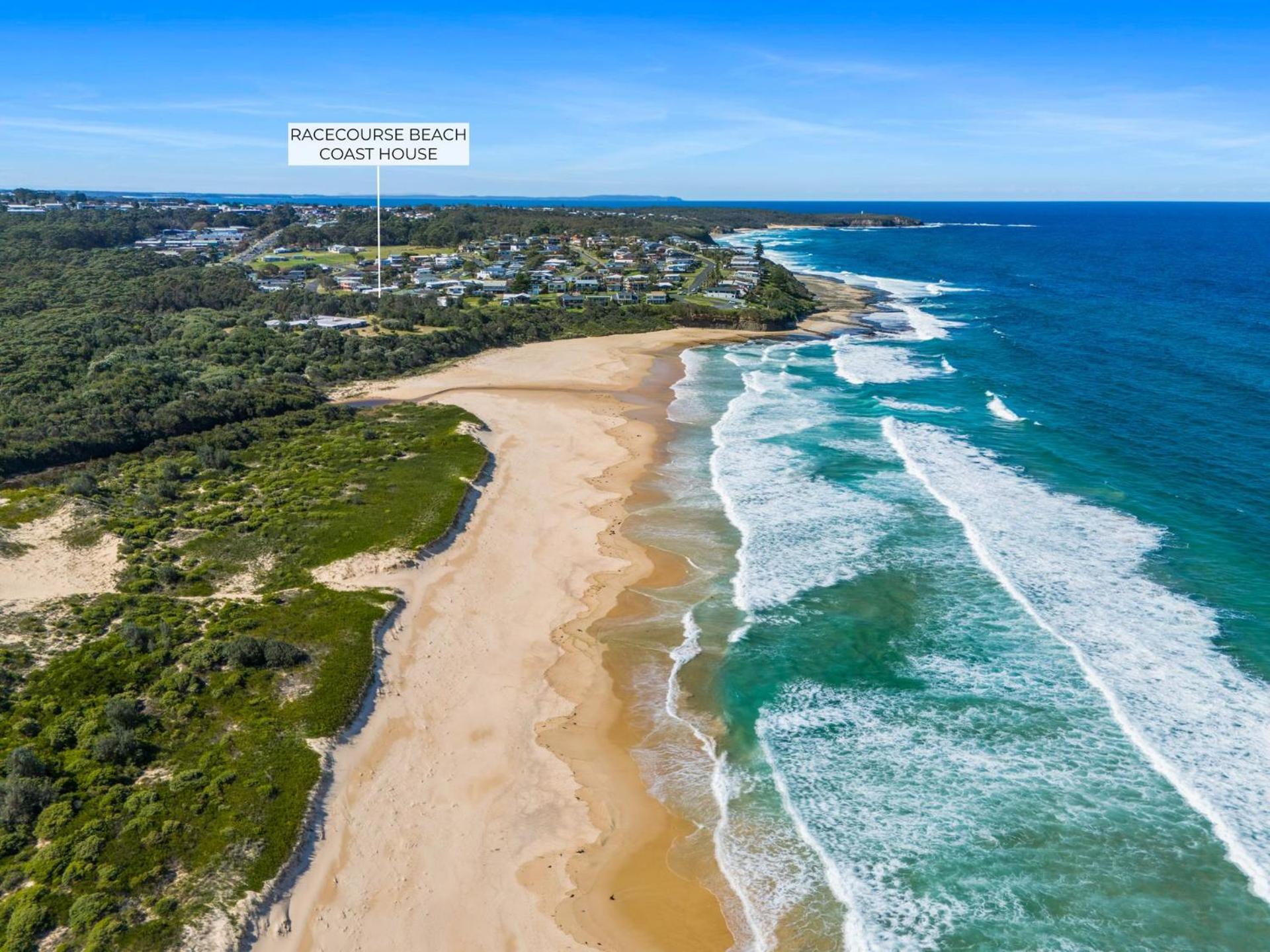 Racecourse Beach Coast Shack - renovated retreat