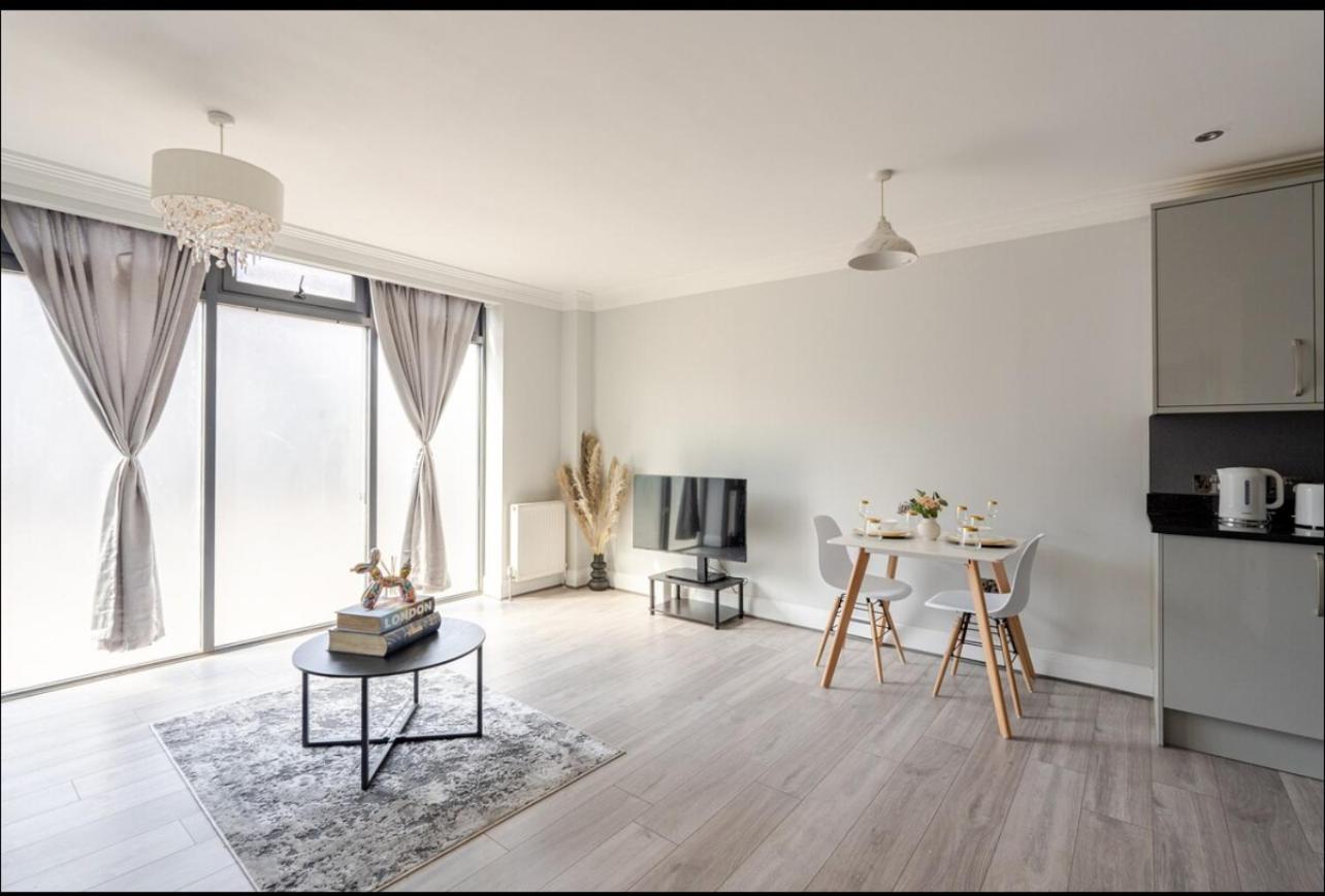 Tai Deluxe Suites