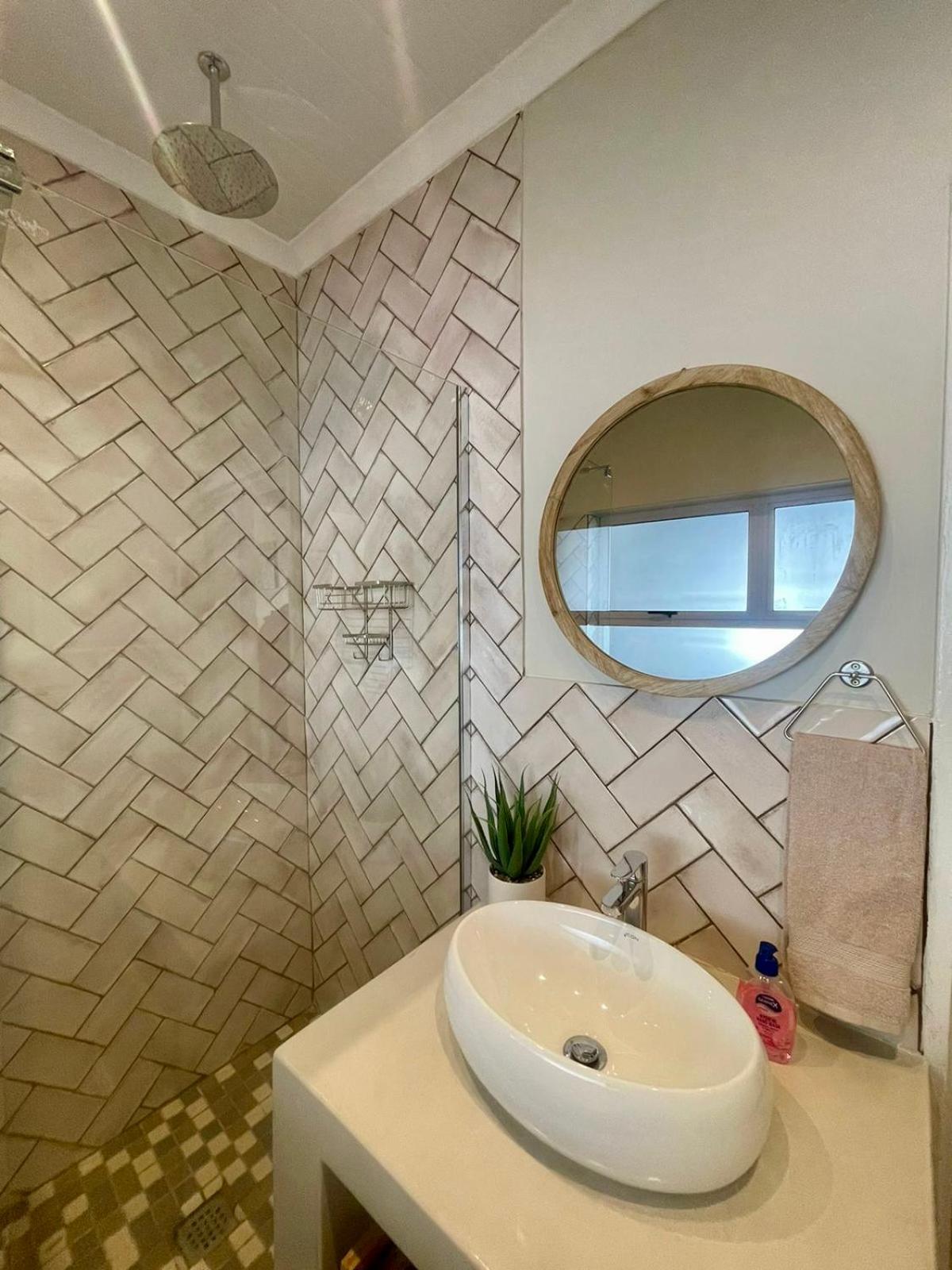 Mossel Bay Self Catering - Near Bayview Centre & Hospital