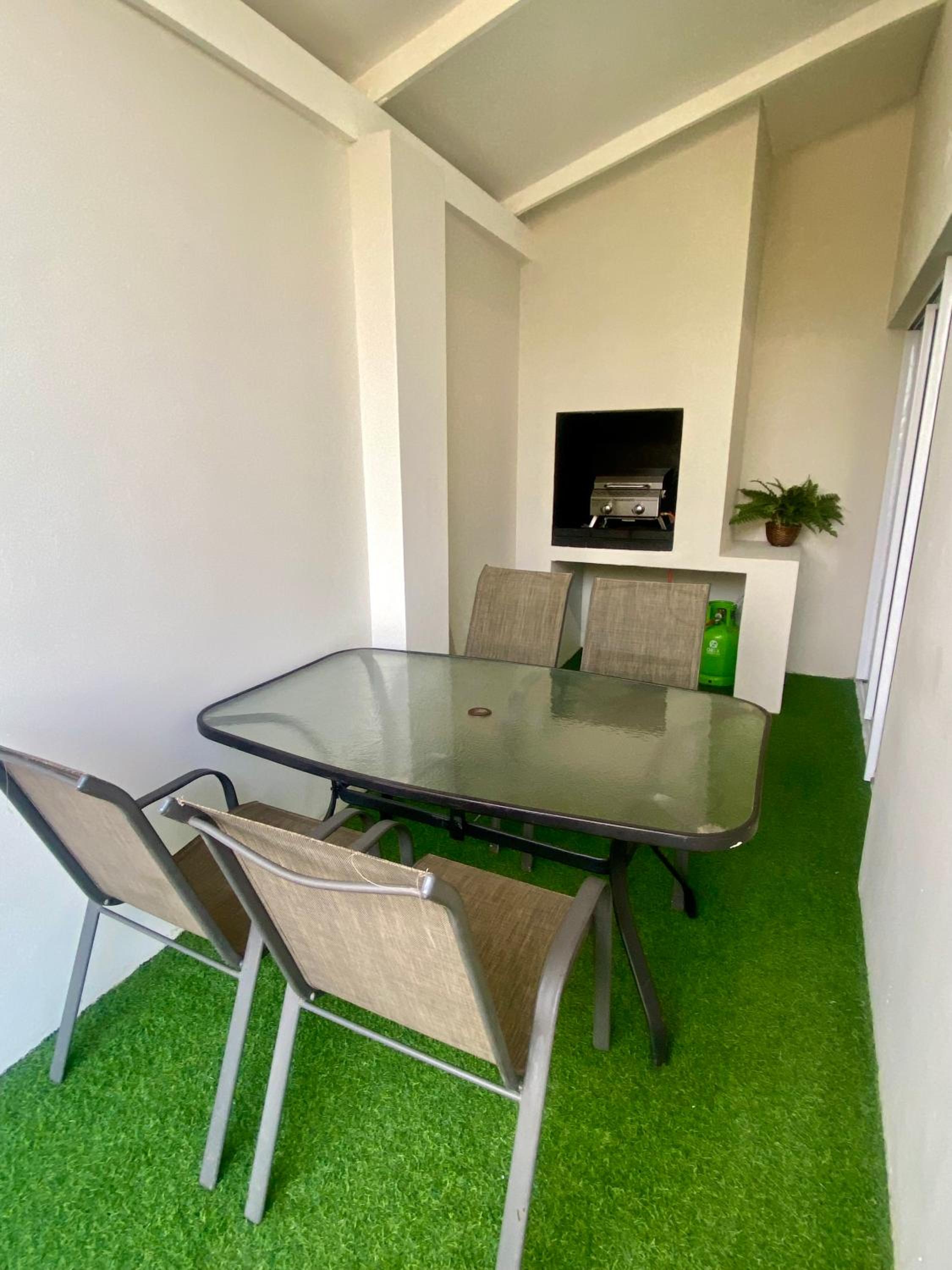Mossel Bay Self Catering - Near Bayview Centre & Hospital