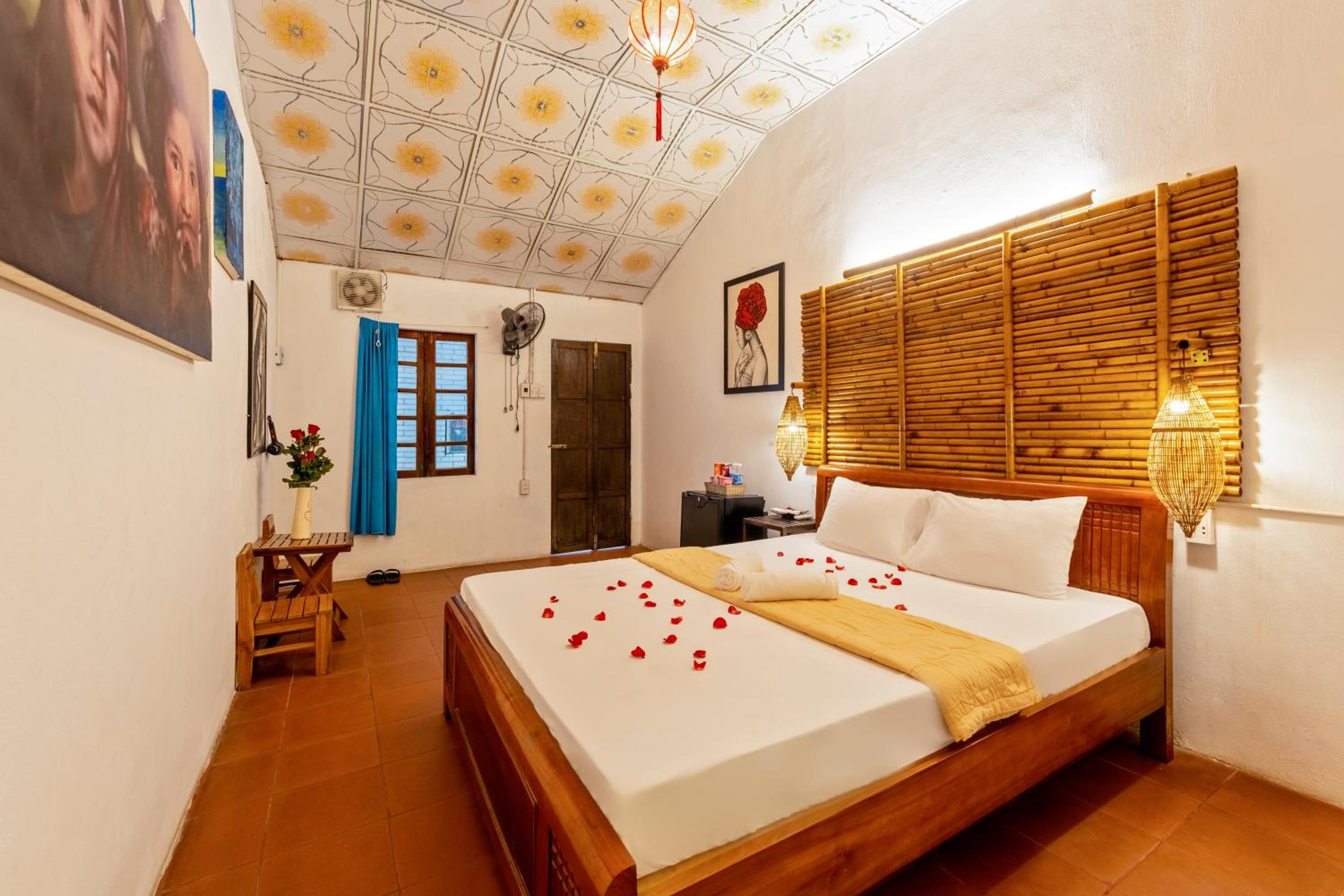 Serendipity Experience Hoi An Hostel