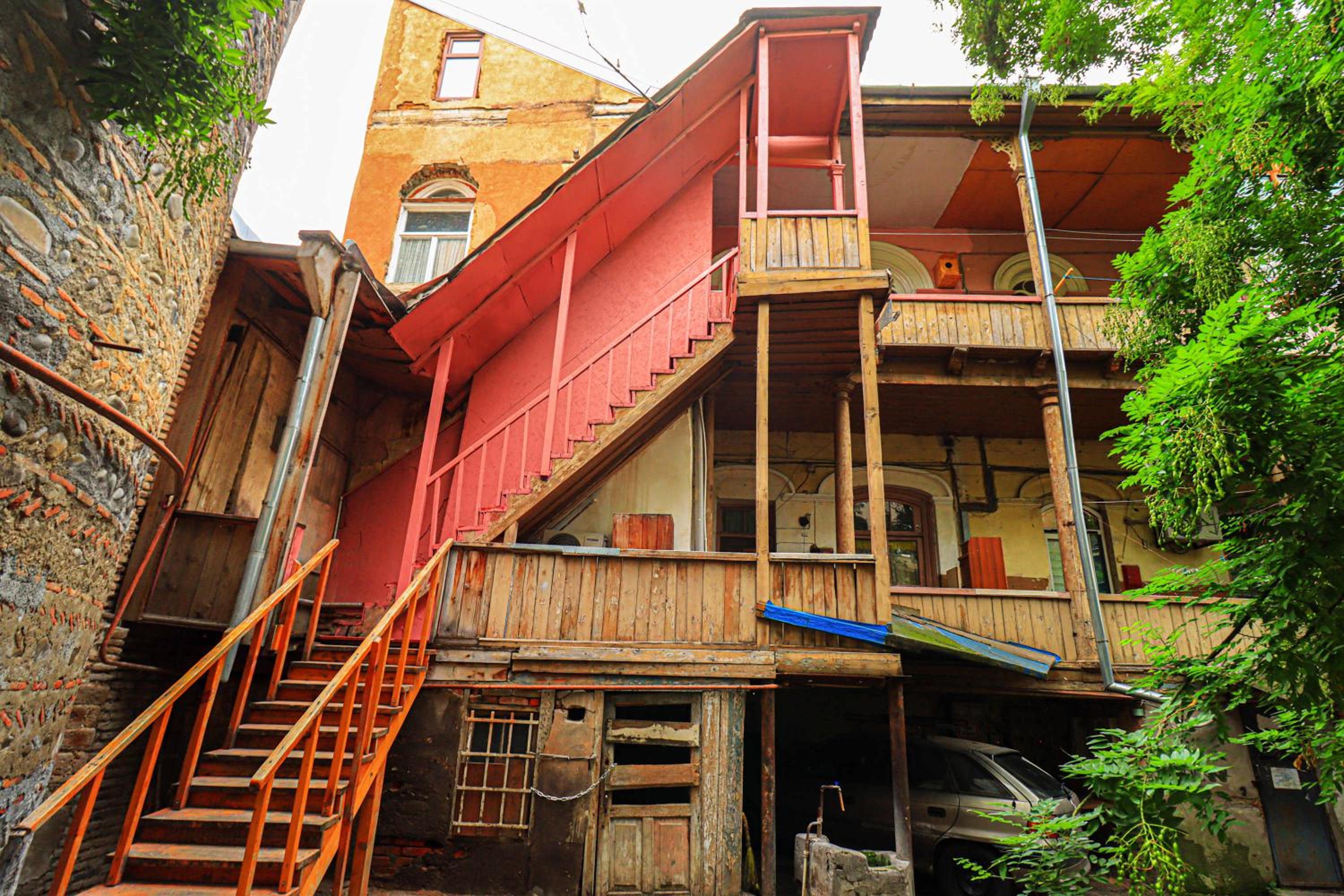 Charming 2BR Apt in Old Tbilisi view 3