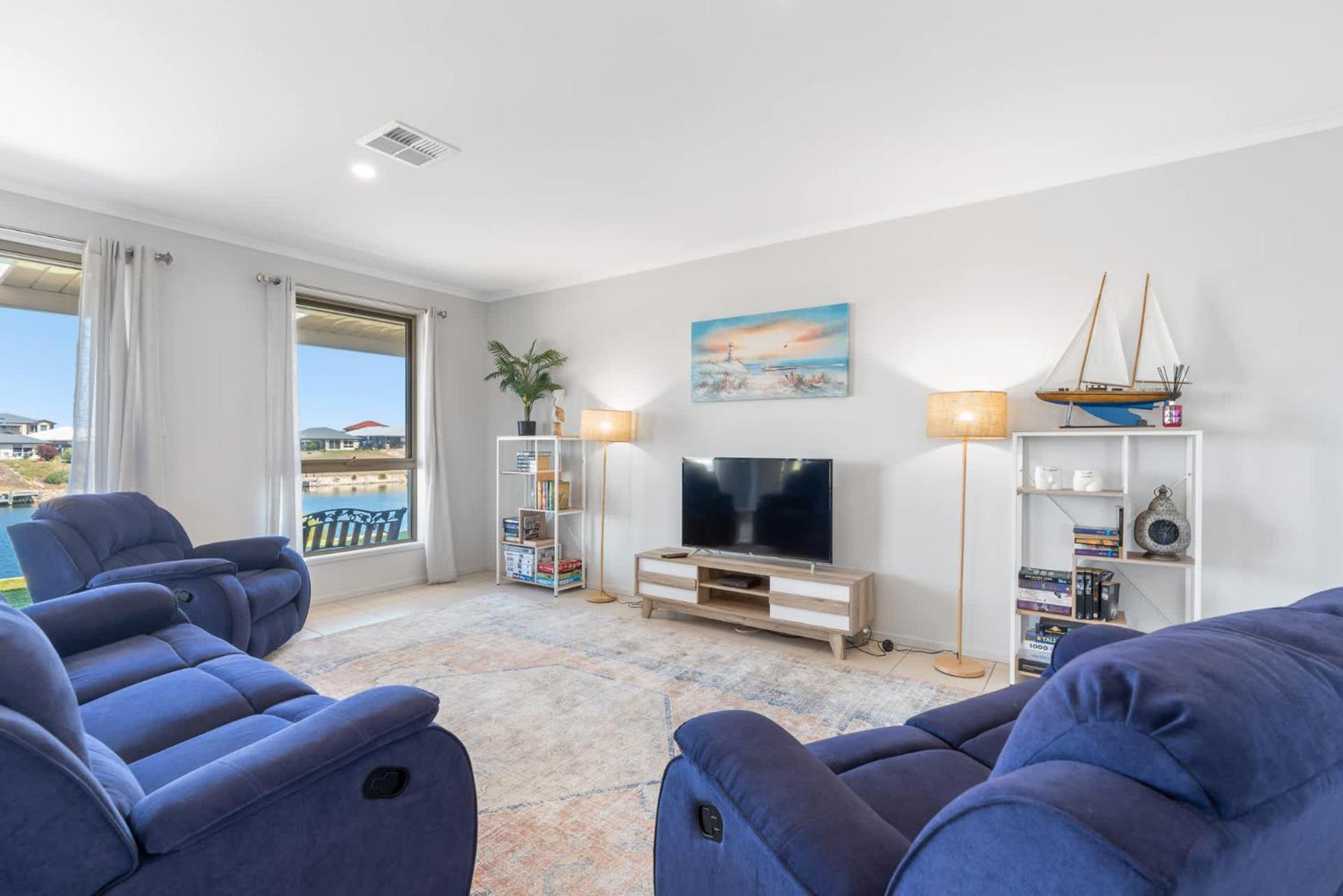 Serenity 24 Tyro Pde Hindmarsh Island - No Linen Included