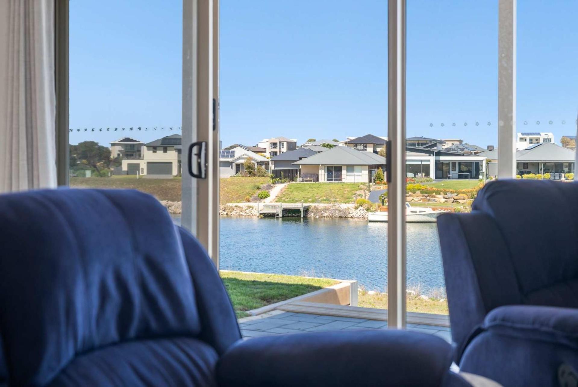 Serenity 24 Tyro Pde Hindmarsh Island - No Linen Included