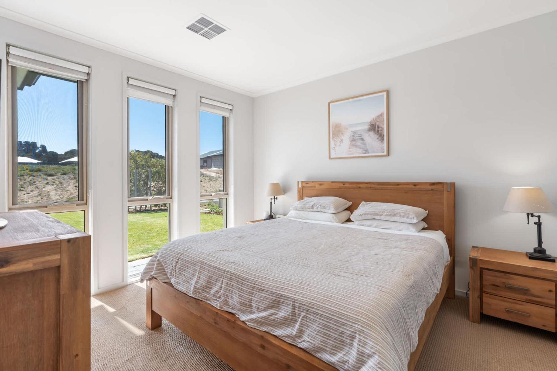 Serenity 24 Tyro Pde Hindmarsh Island - No Linen Included
