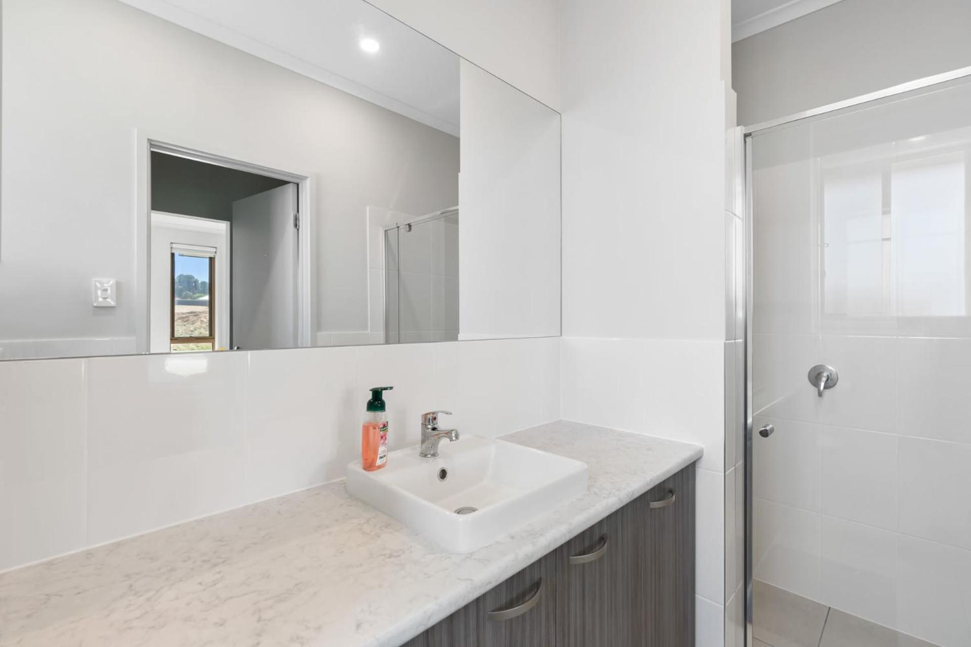 Serenity 24 Tyro Pde Hindmarsh Island - No Linen Included