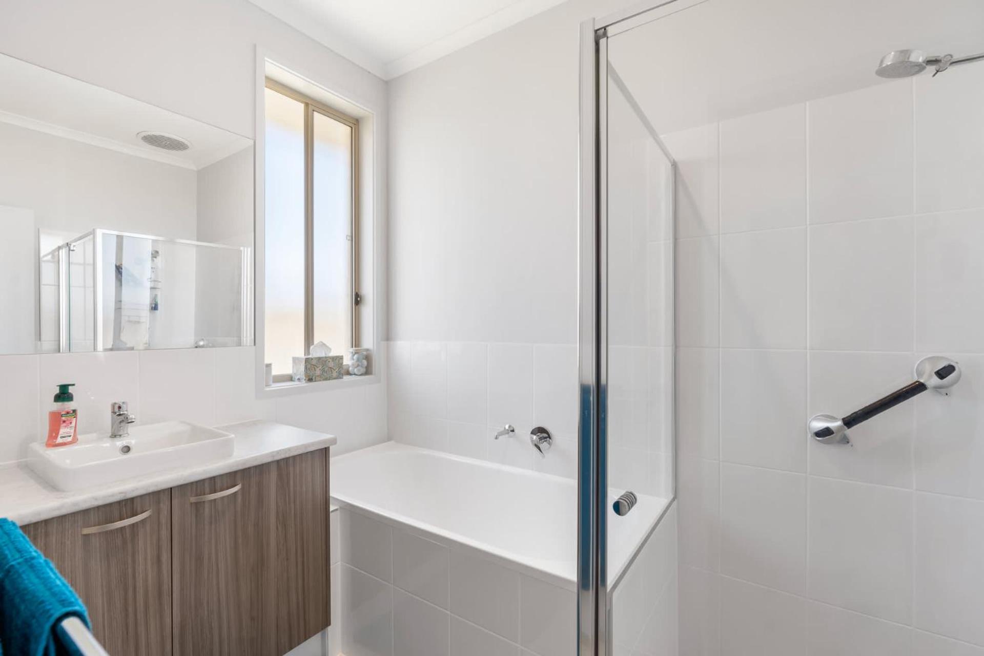 Serenity 24 Tyro Pde Hindmarsh Island - No Linen Included