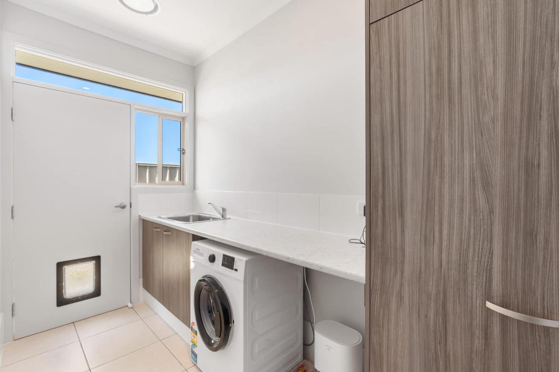 Serenity 24 Tyro Pde Hindmarsh Island - No Linen Included