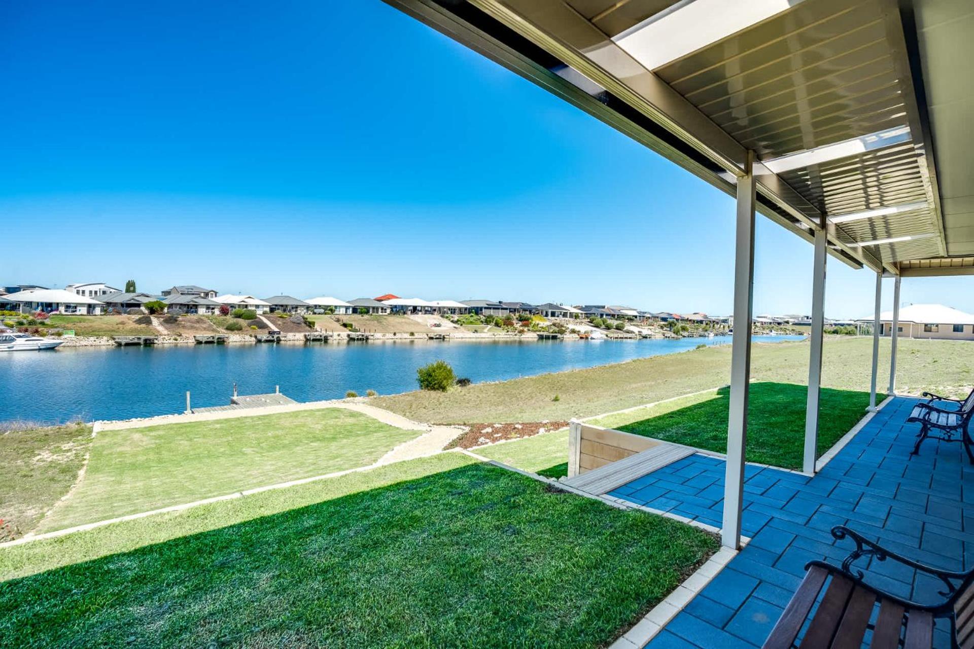 Serenity 24 Tyro Pde Hindmarsh Island - No Linen Included