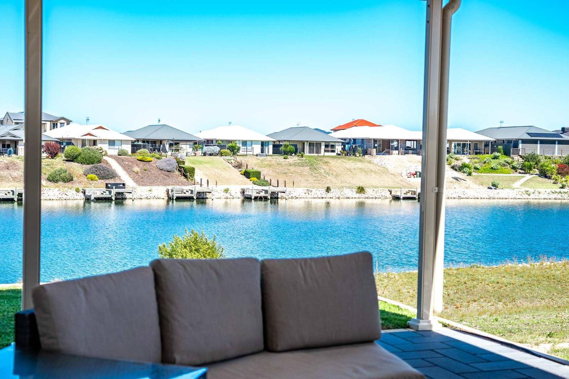 Serenity 24 Tyro Pde Hindmarsh Island - No Linen Included