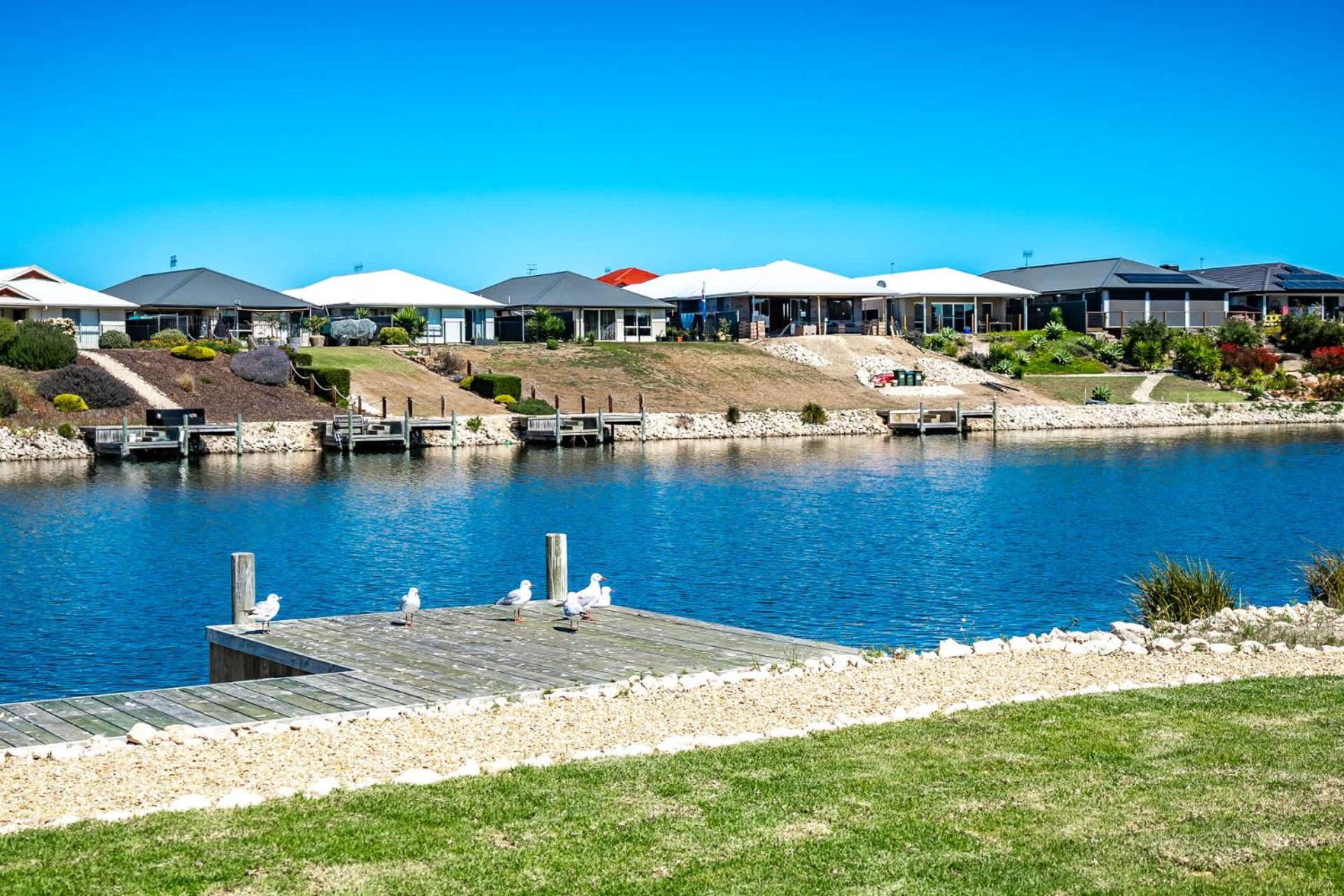 Serenity 24 Tyro Pde Hindmarsh Island - No Linen Included