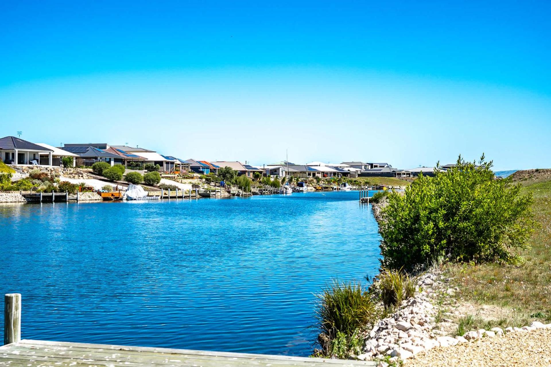 Serenity 24 Tyro Pde Hindmarsh Island - No Linen Included