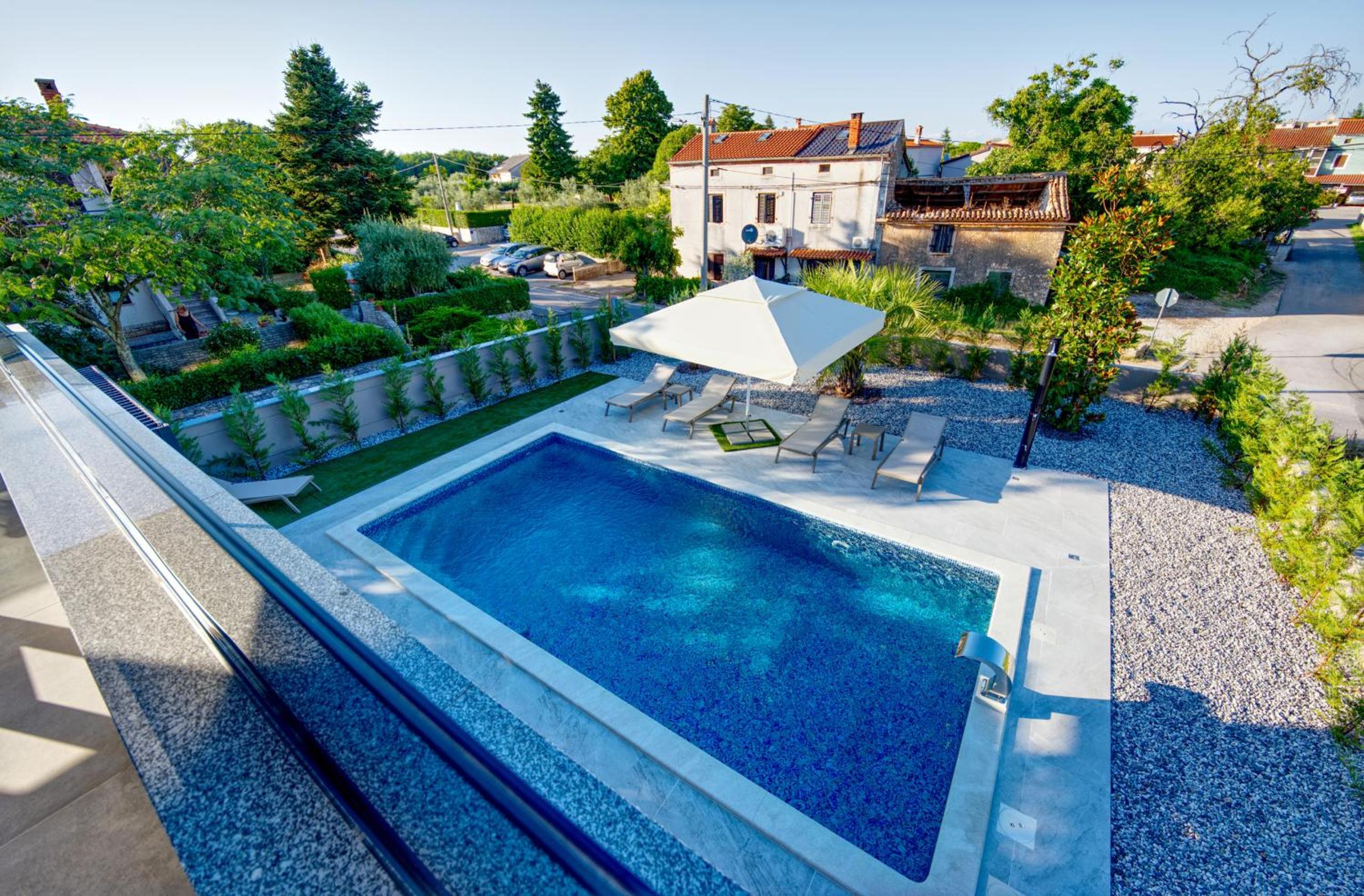 Villa Bavigo for 8 people near Pula with wellness & children playground