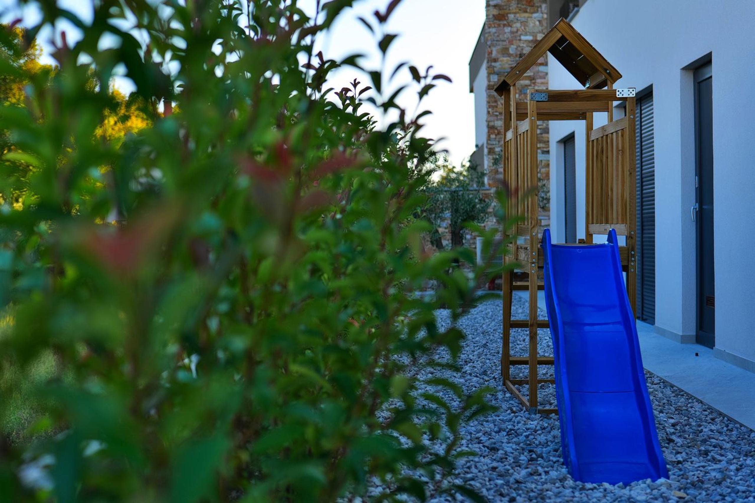 Villa Bavigo for 8 people near Pula with wellness & children playground