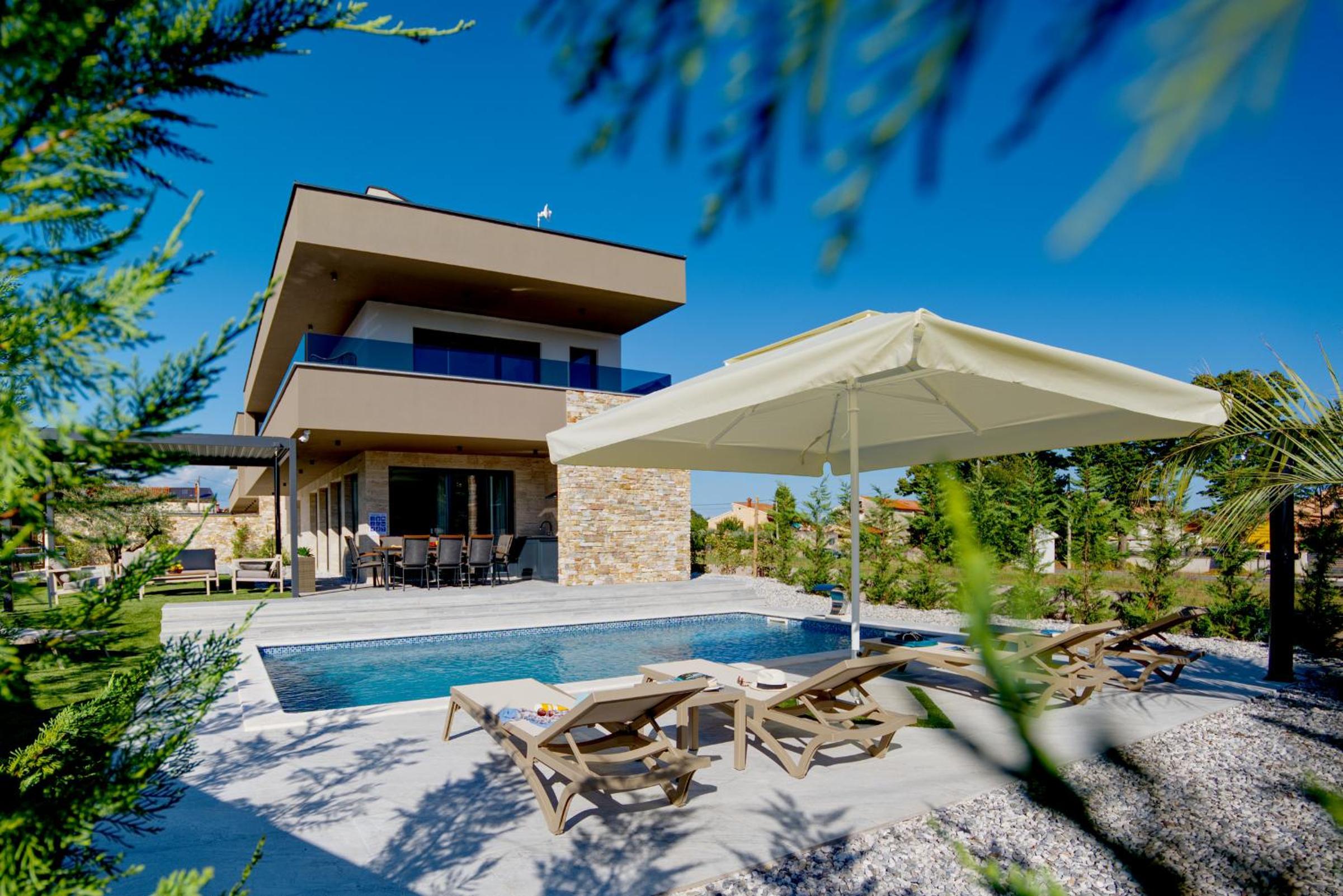 Villa Pieron for 8 people near Pula with heated pool & spa view 4