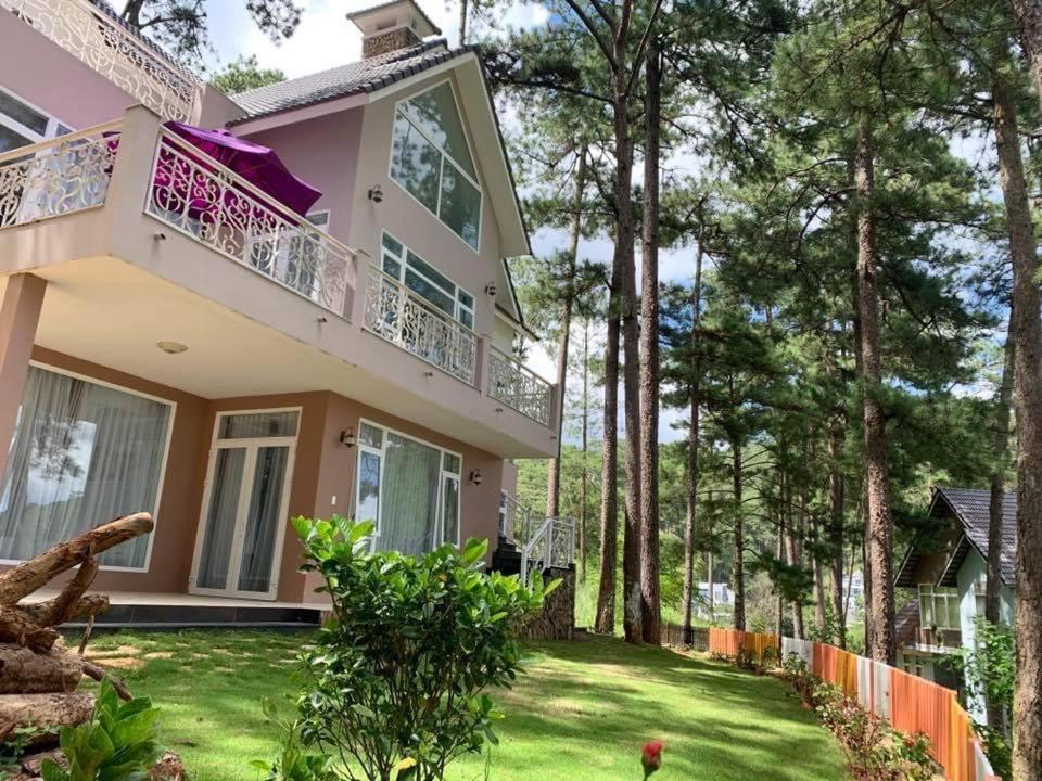 Luxury villas Tuyen lam lake view view 3