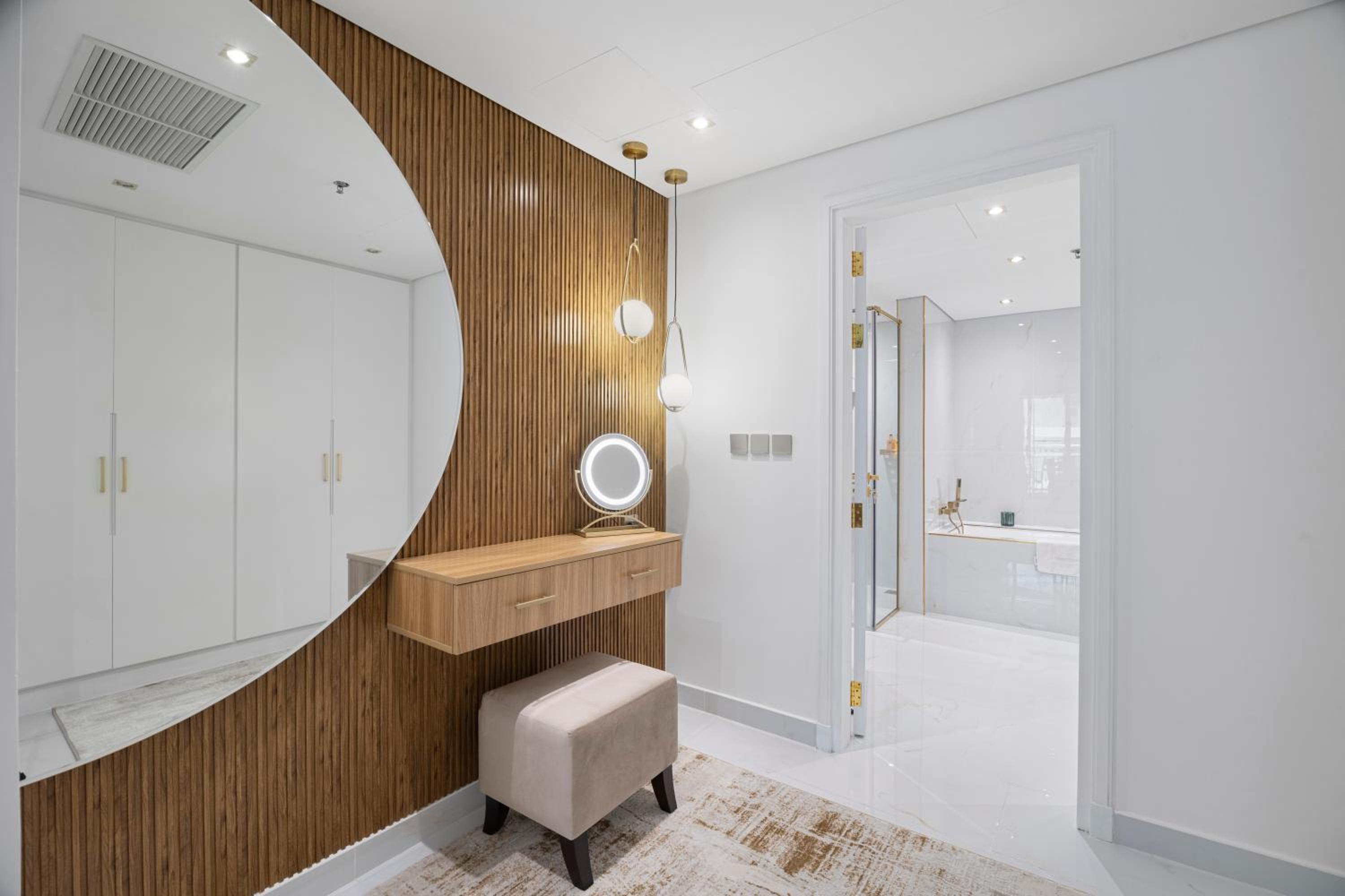 EDEN'S Homes & Villas - Anantara The Palm Residences