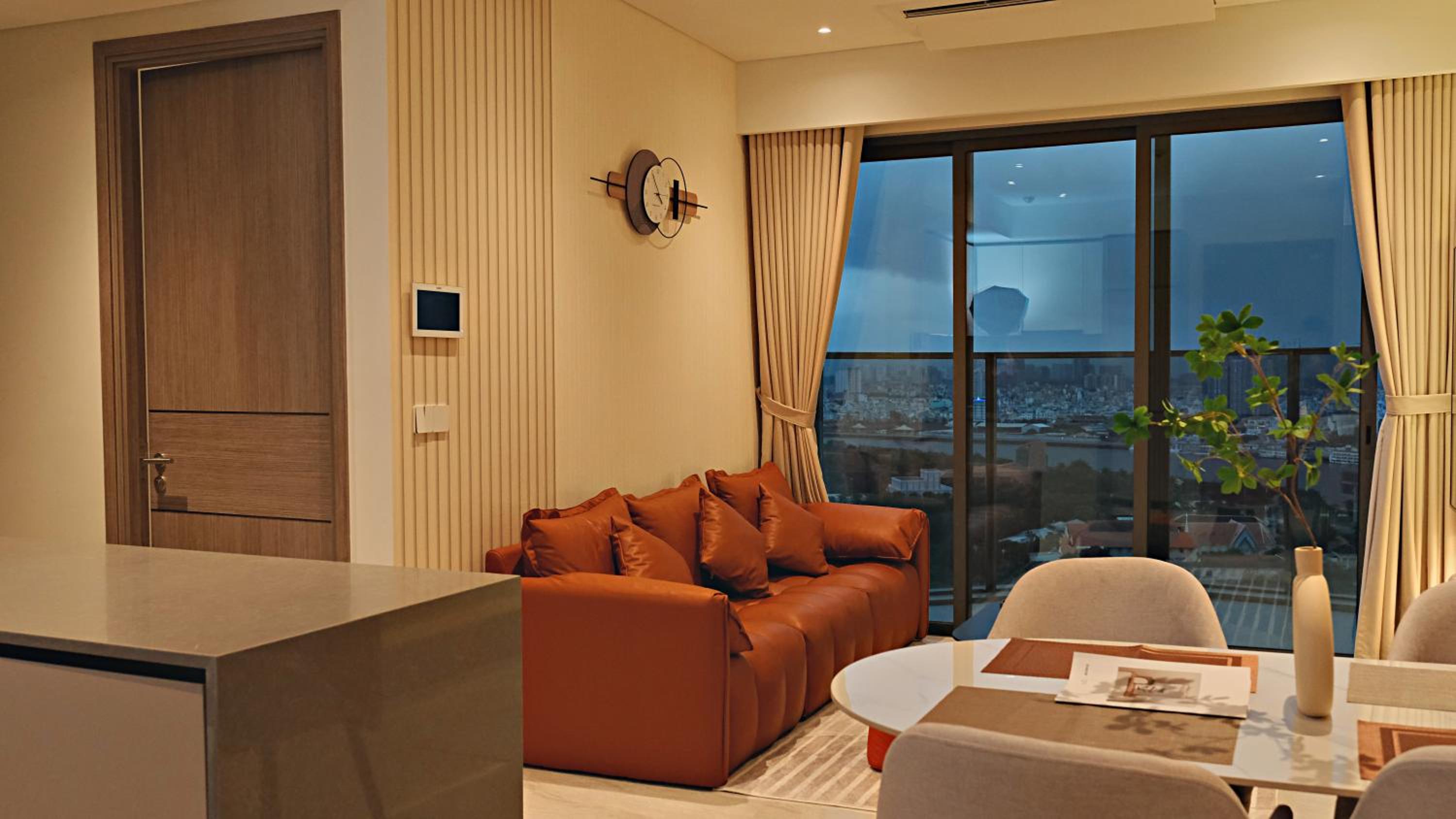 Metropole Thu Thiem - Tiff's Opera Suite