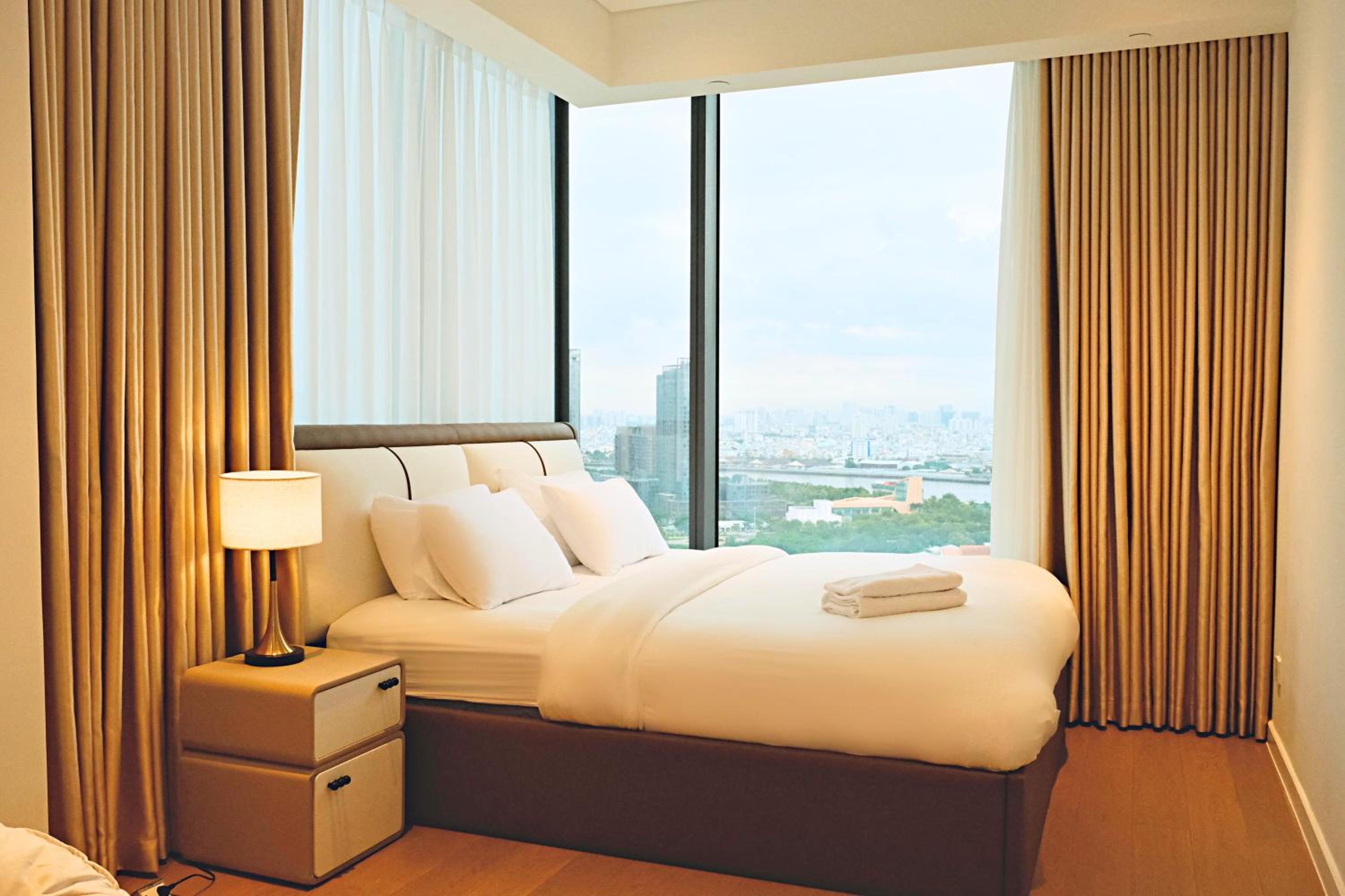 Metropole Thu Thiem - Tiff's Opera Suite