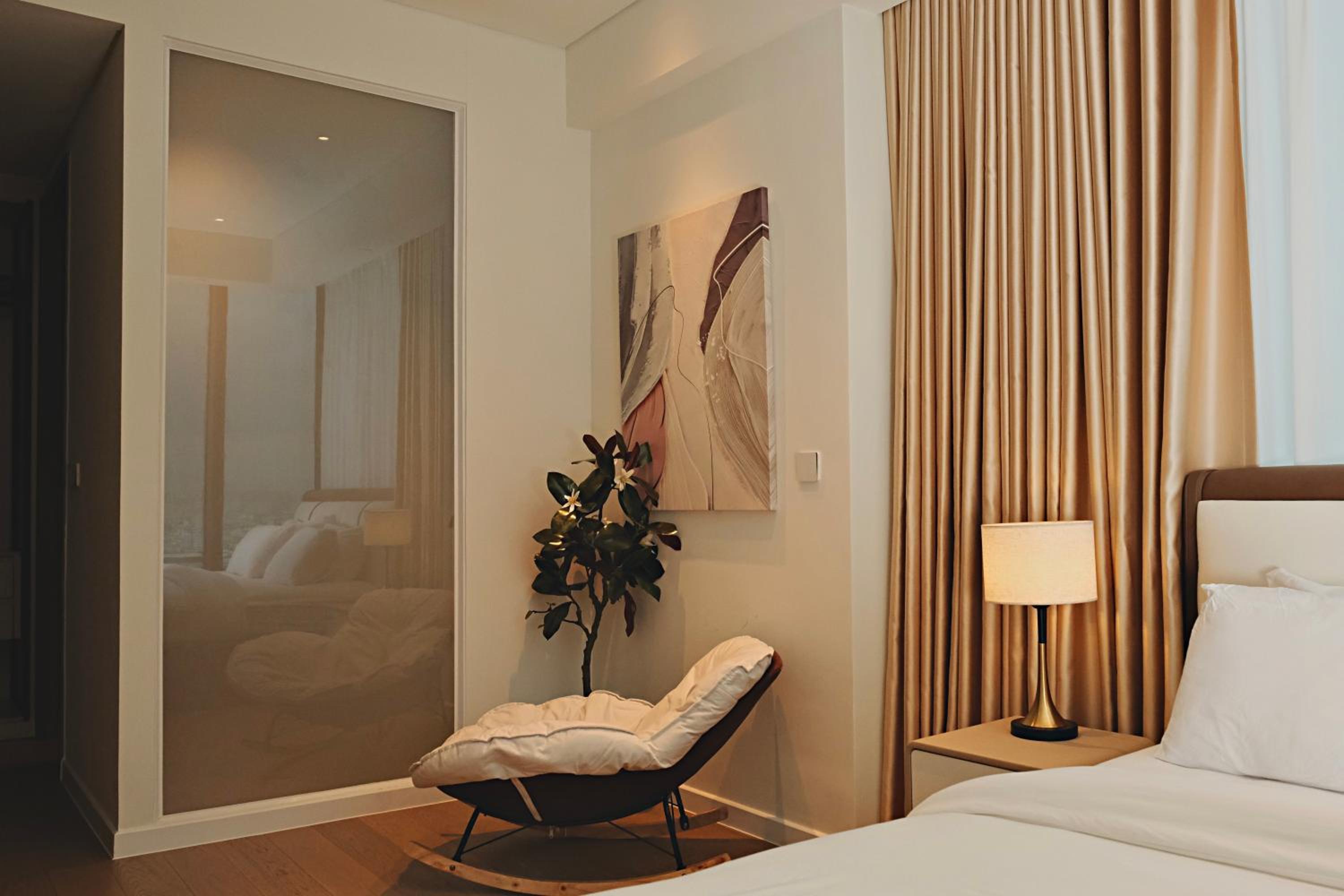Metropole Thu Thiem - Tiff's Opera Suite