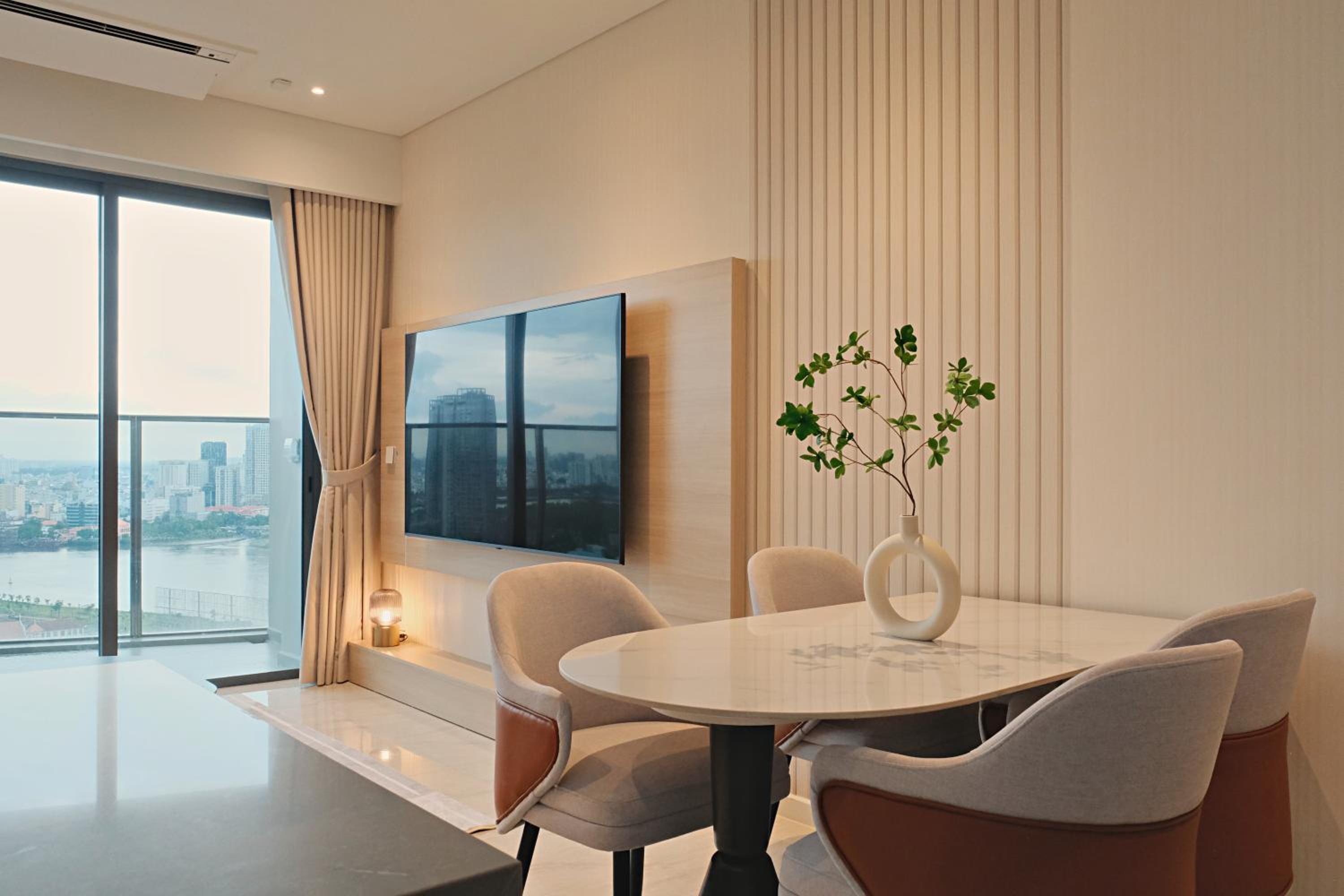 Metropole Thu Thiem - Tiff's Opera Suite