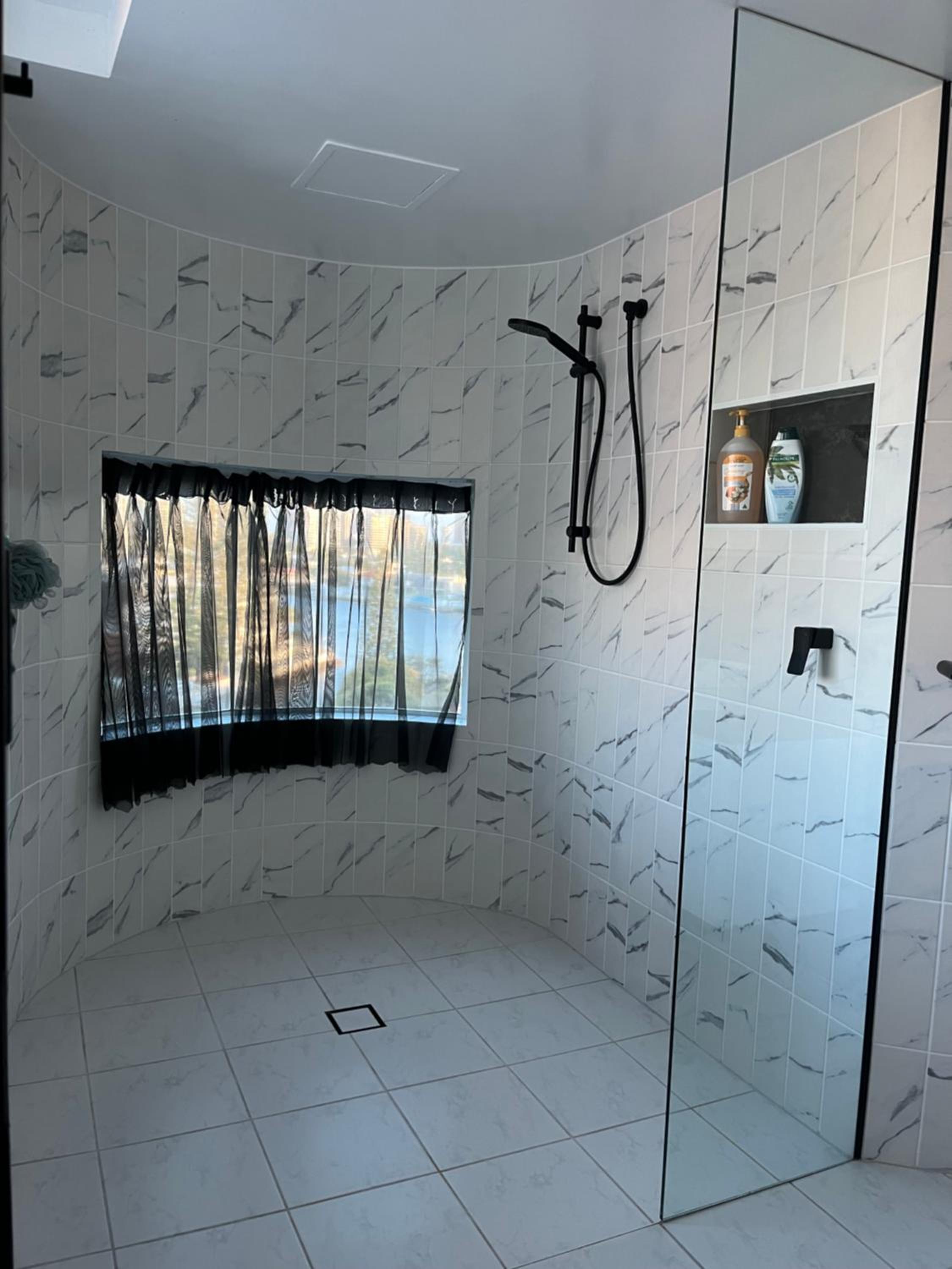 Surfers Paradise Spectacular City Views 7th Floor 2bedroom Apartment