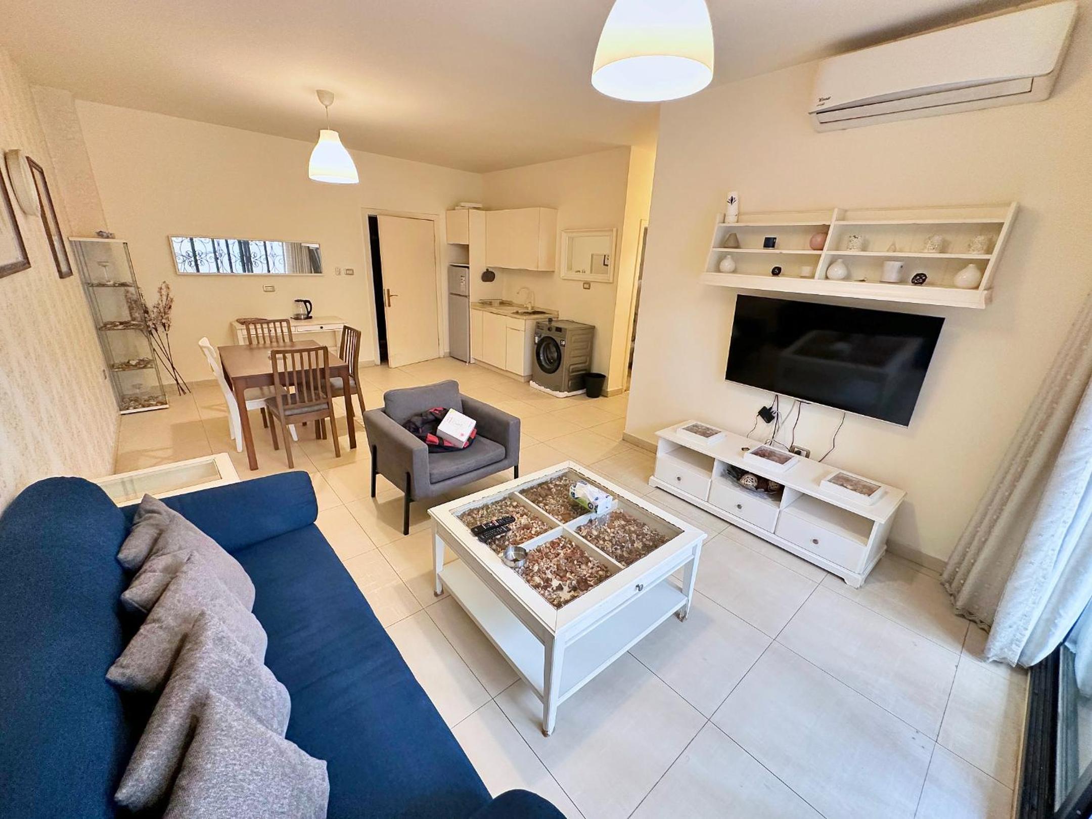 RZ Apartments Modern 2BR Apartment Near US Embassy view 2