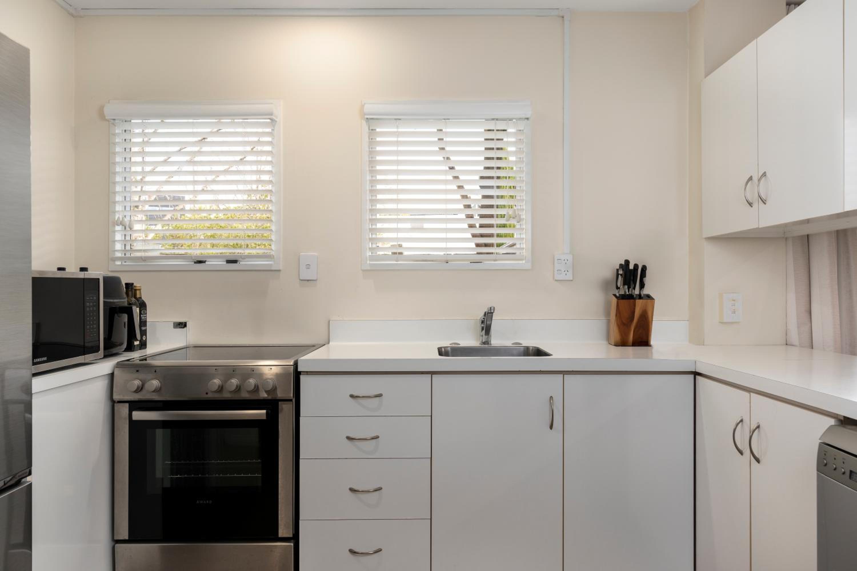 Central City Entire House 2 Bedroom Free Carpark