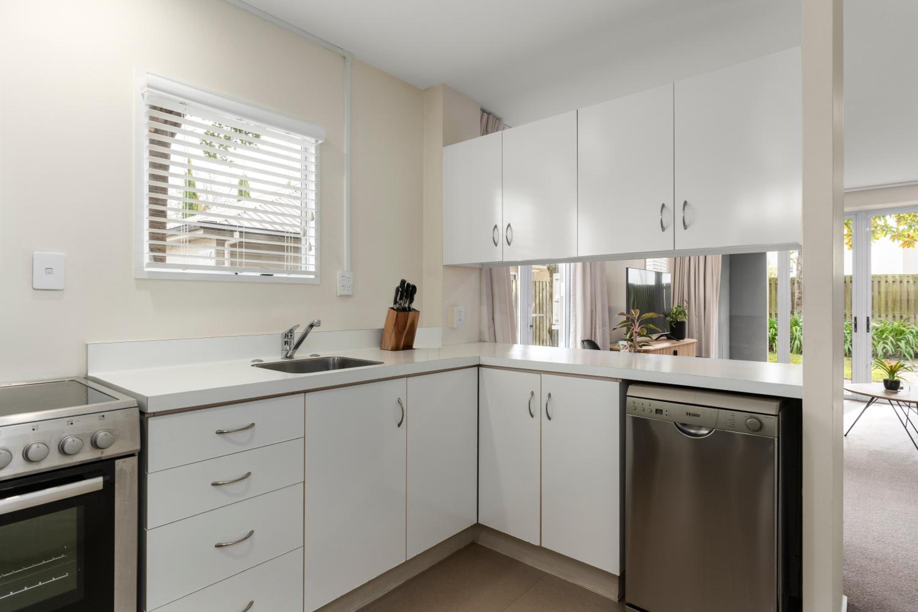 Central City Entire House 2 Bedroom Free Carpark