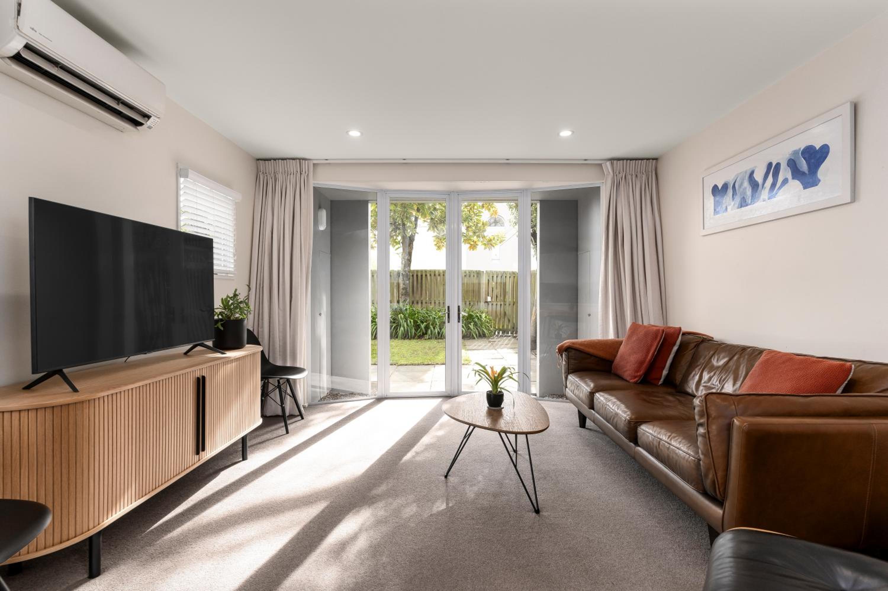Central City Entire House 2 Bedroom Free Carpark