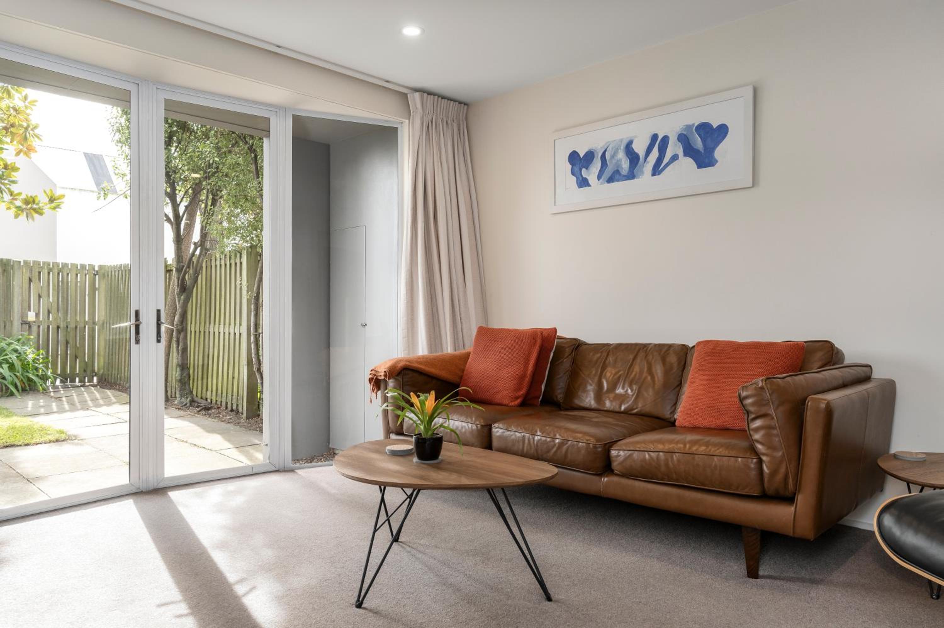 Central City Entire House 2 Bedroom Free Carpark