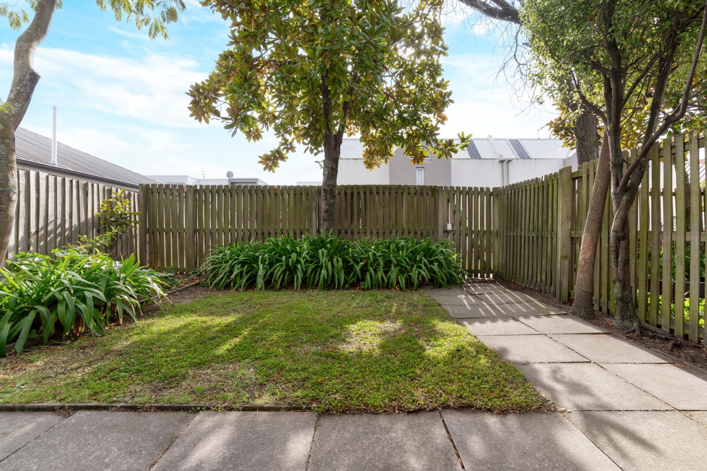 Central City Entire House 2 Bedroom Free Carpark