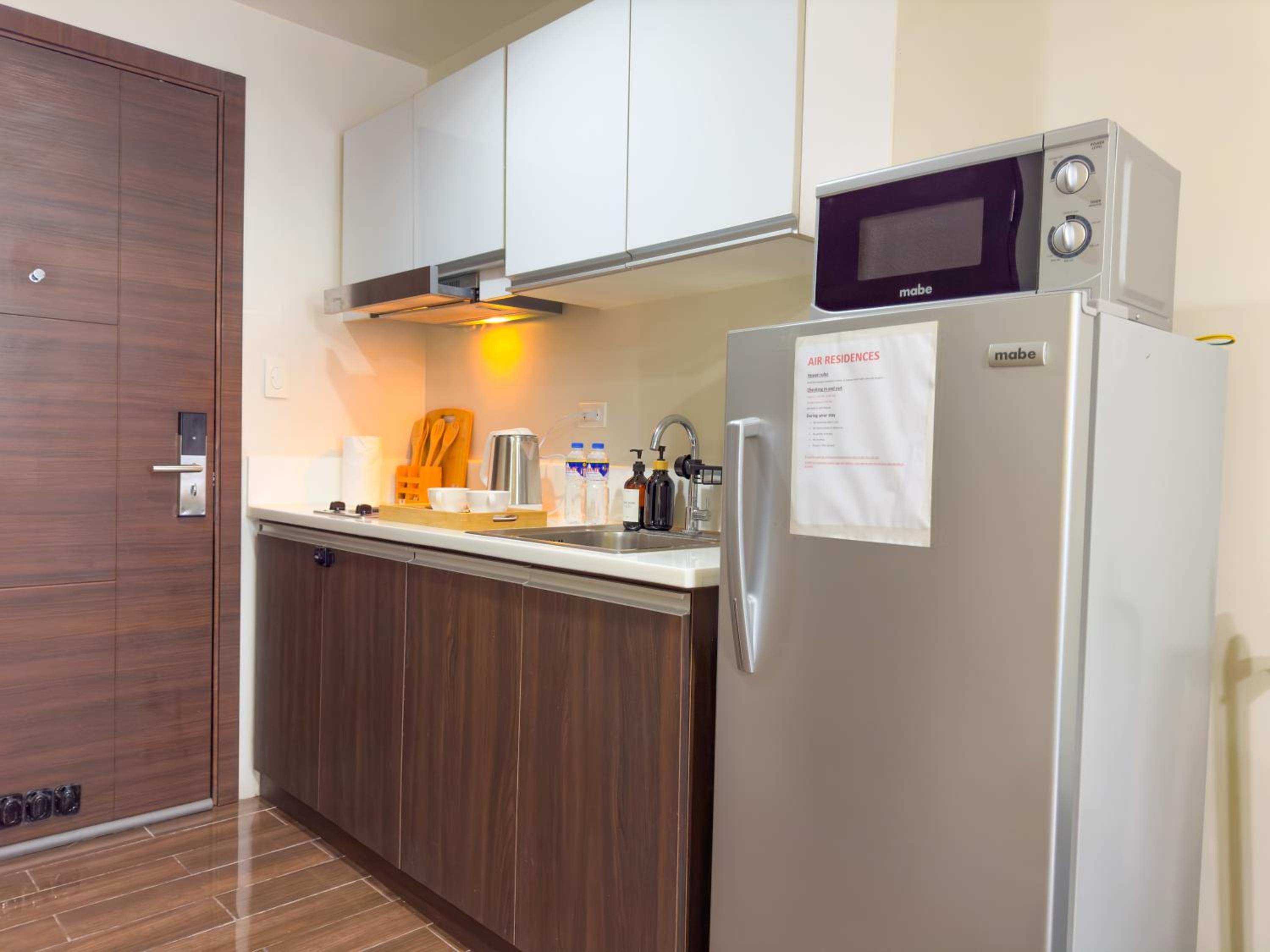 1BR Makati, Air Residences M007