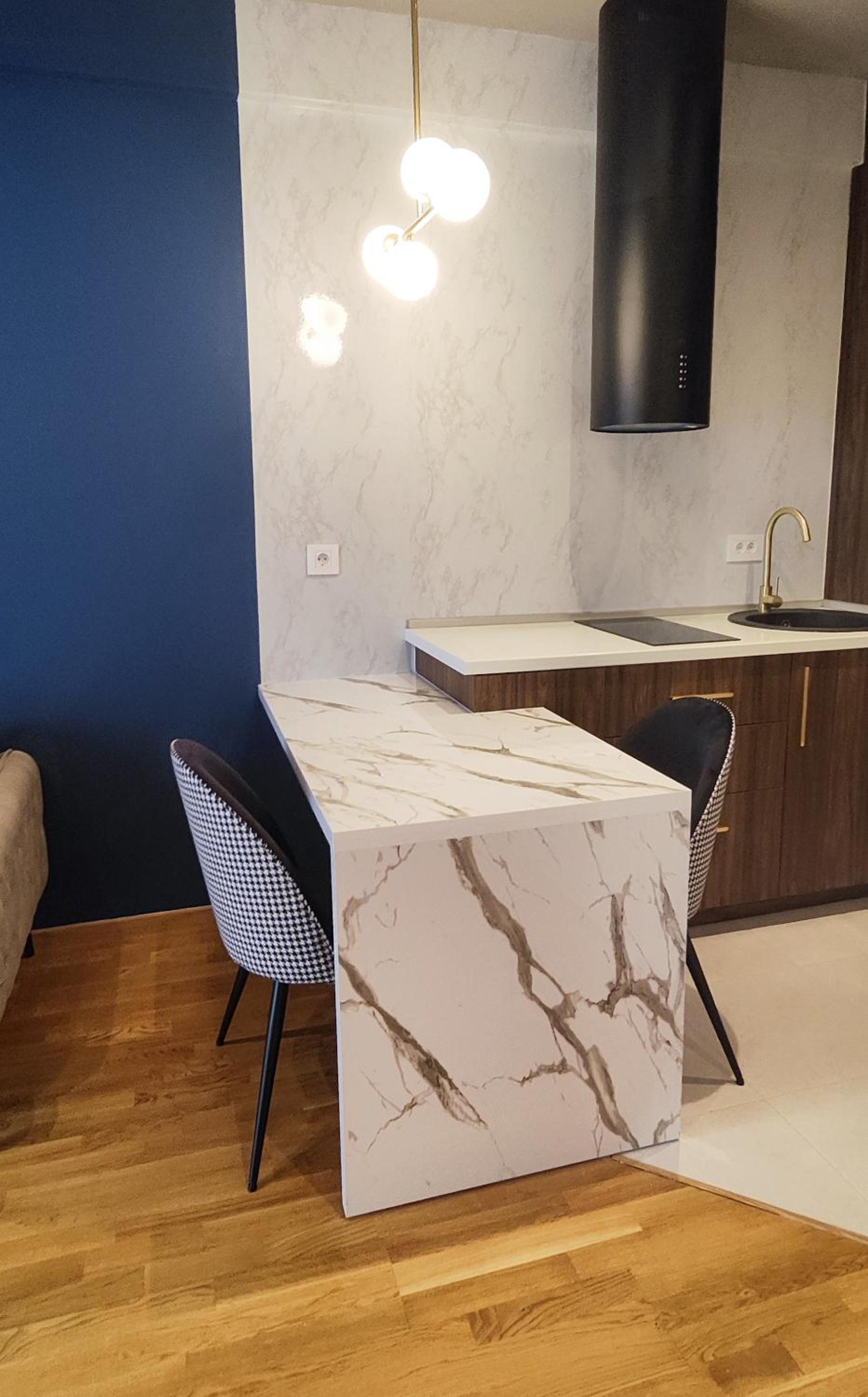 Elegant Apartment with Urban Charm view 5